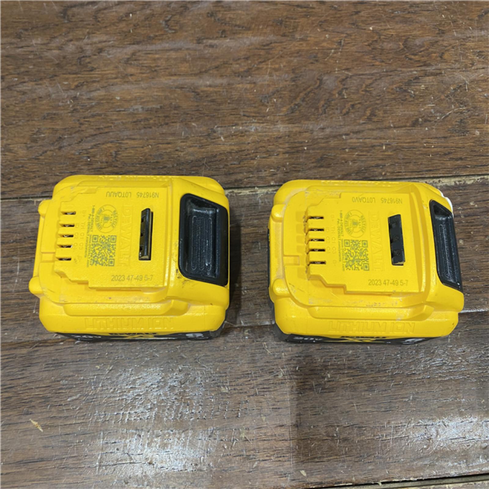 AS-IS DEWALT DCB206-2 6.0Ah 20V MAX Battery (2 Pack)