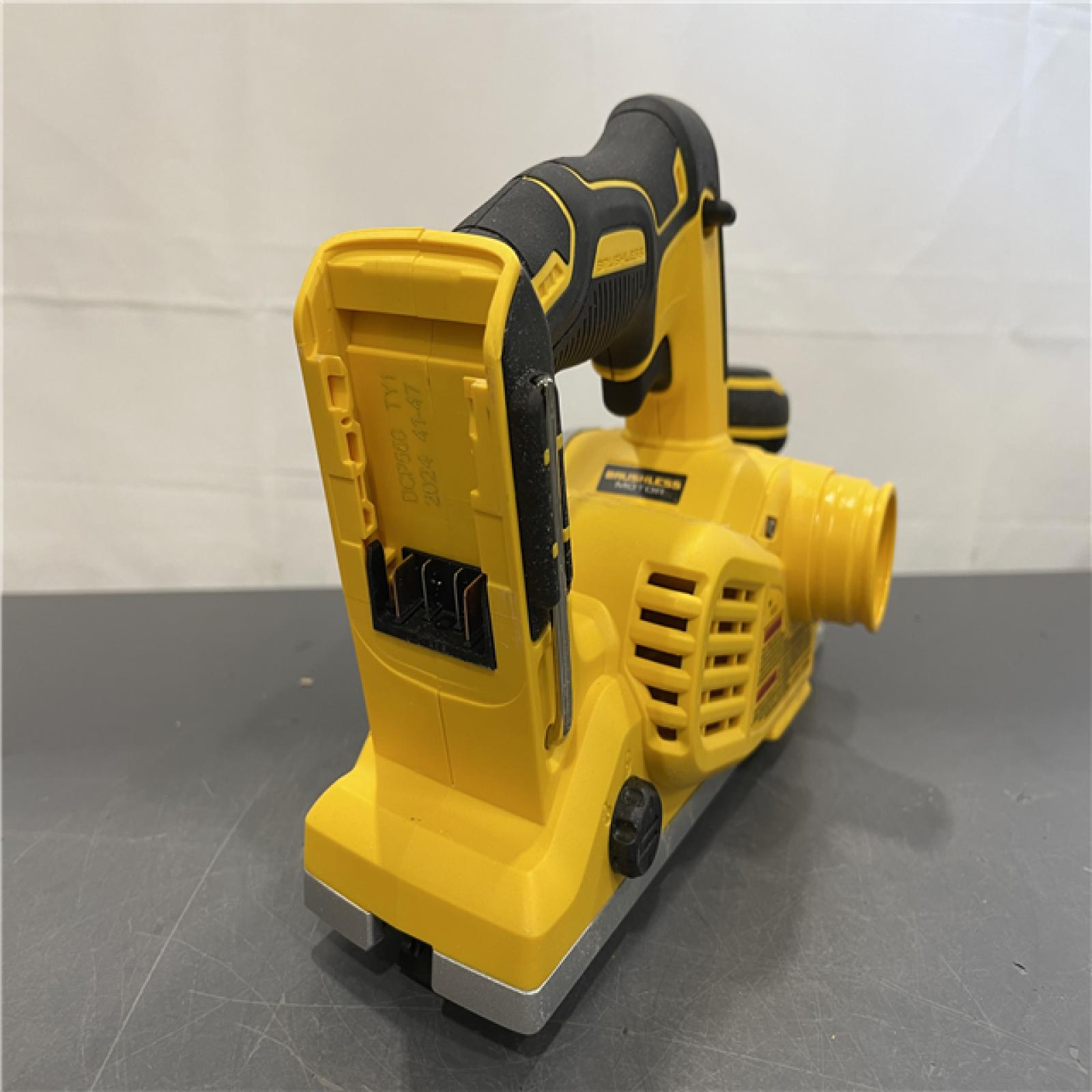 AS-IS - DEWALT 20V MAX Lithium Ion Brushless Planer
