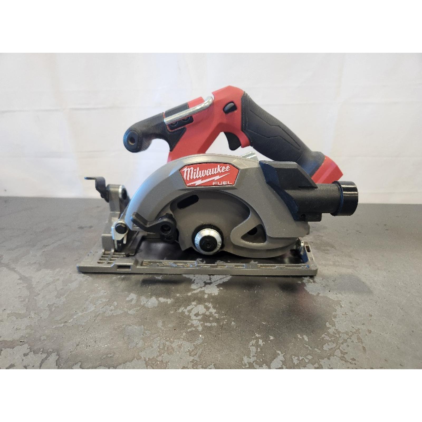 AS-IS- Milwaukee M18 FUEL 18V Lithium-Ion Brushless Cordless 6-1/2 in. Circular Saw (Tool-Only)