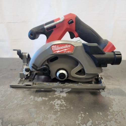 AS-IS- Milwaukee M18 FUEL 18V Lithium-Ion Brushless Cordless 6-1/2 in. Circular Saw (Tool-Only)