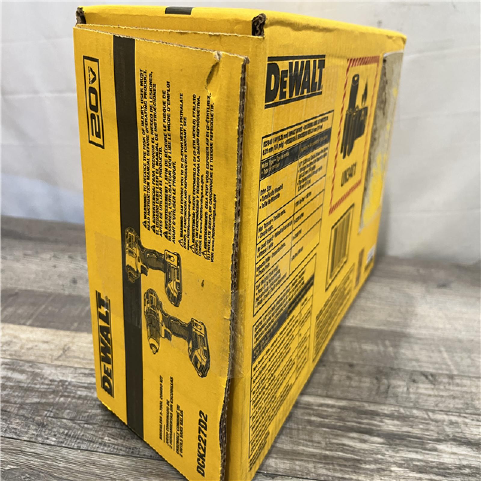 NEW - DEWALT 20V MAX Brushless 1/2 in. Drill Driver & 1/4 in. Impact Driver Kit
