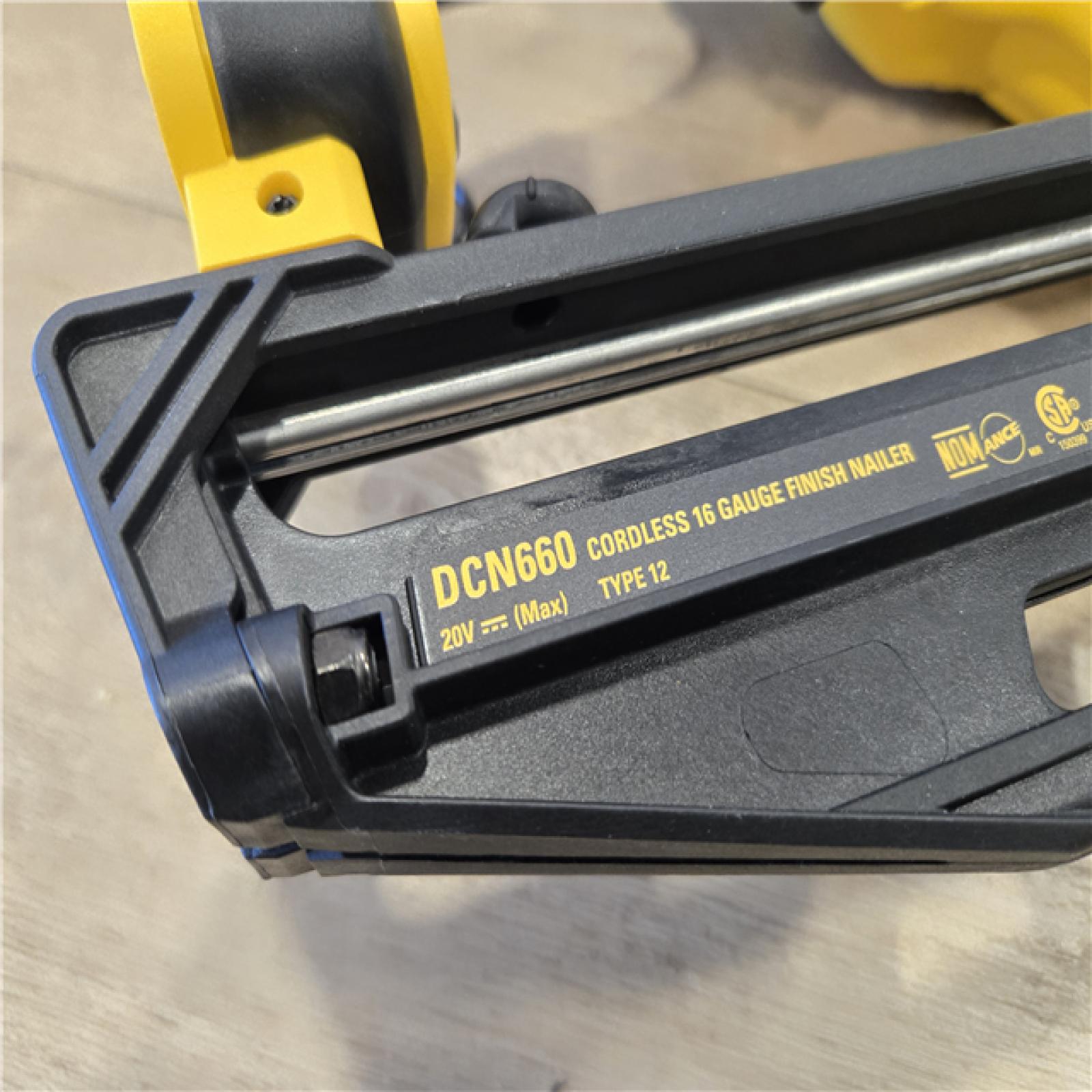 AS-IS DEWALT 20V MAX XR 16-Gauge Electric Cordless Angled Finishing Nailer Kit
