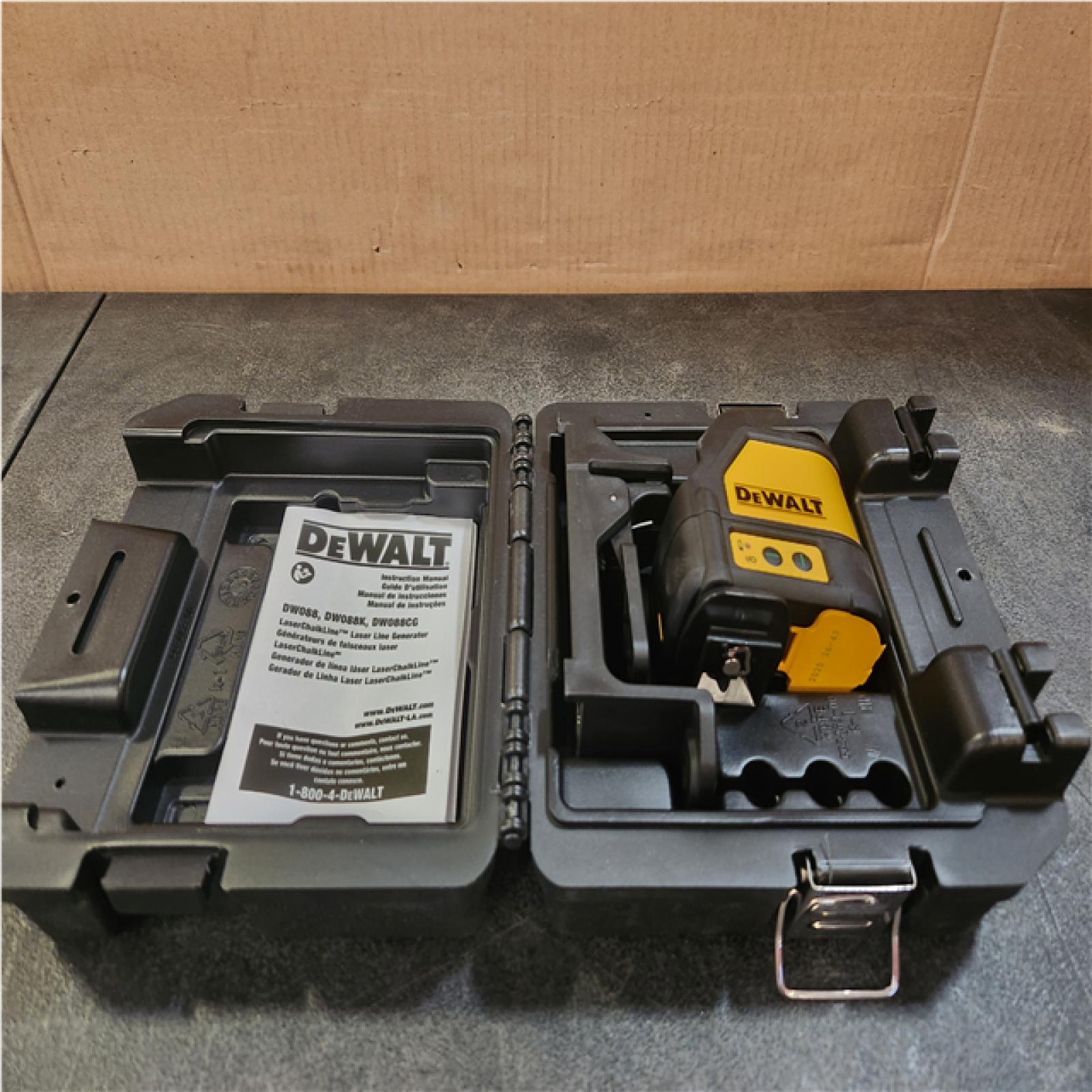 Phoenix NEW DEWALT 100 ft. Green Self-Leveling Cross Line Laser Level with (3) AA Batteries & Case (Powers On)
