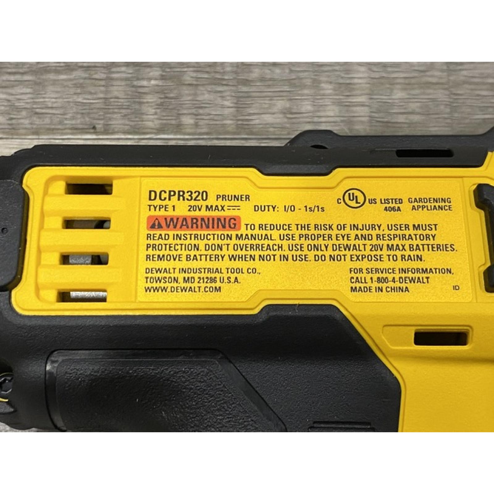 AS-IS DEWALT 20V MAX Cordless Battery Powered Pruner Kit