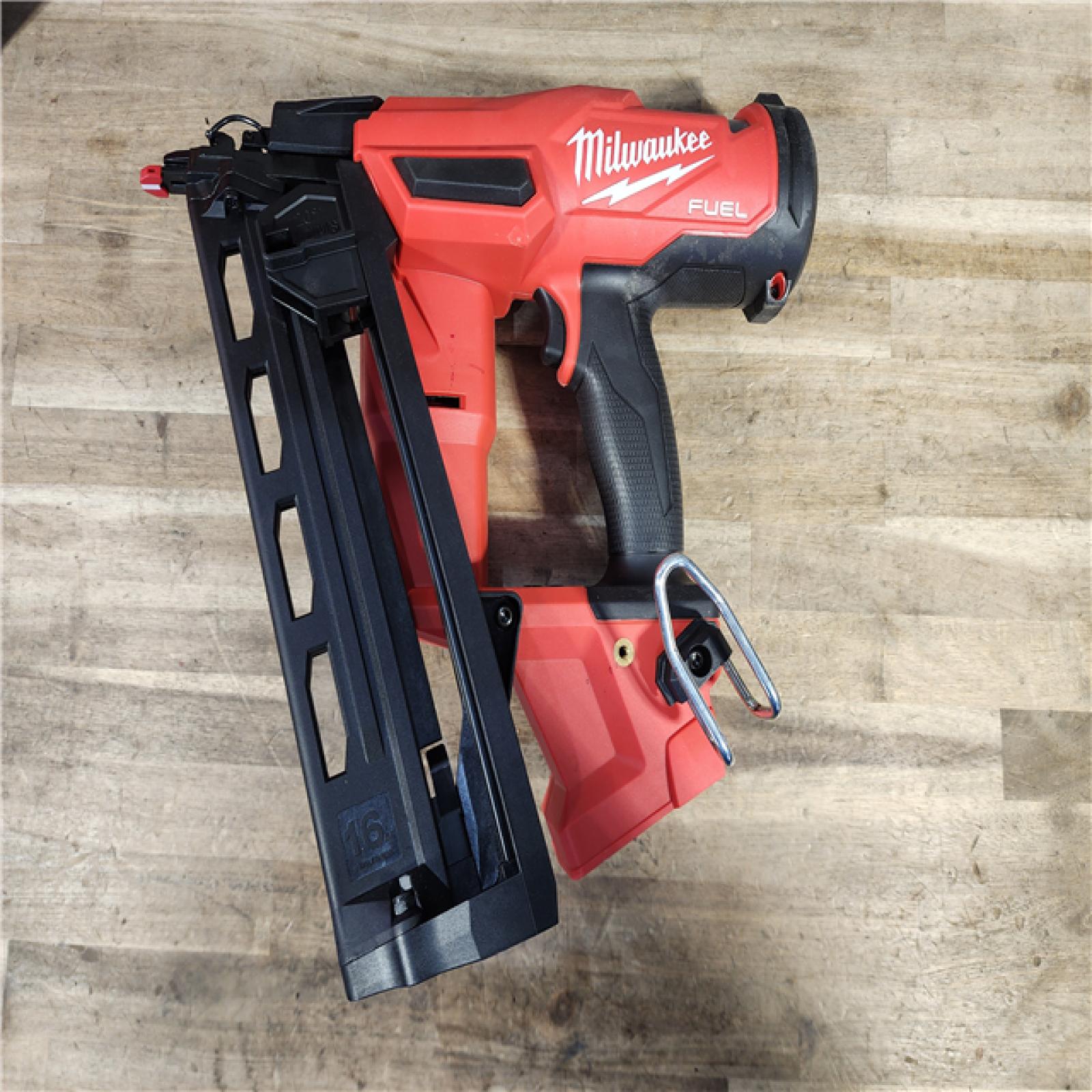 HOUSTON LOCATION - AS-IS Milwaukee 2841-20 18V Cordless Gen II 16 Gauge Angled Finish Nailer (Tool Only)
