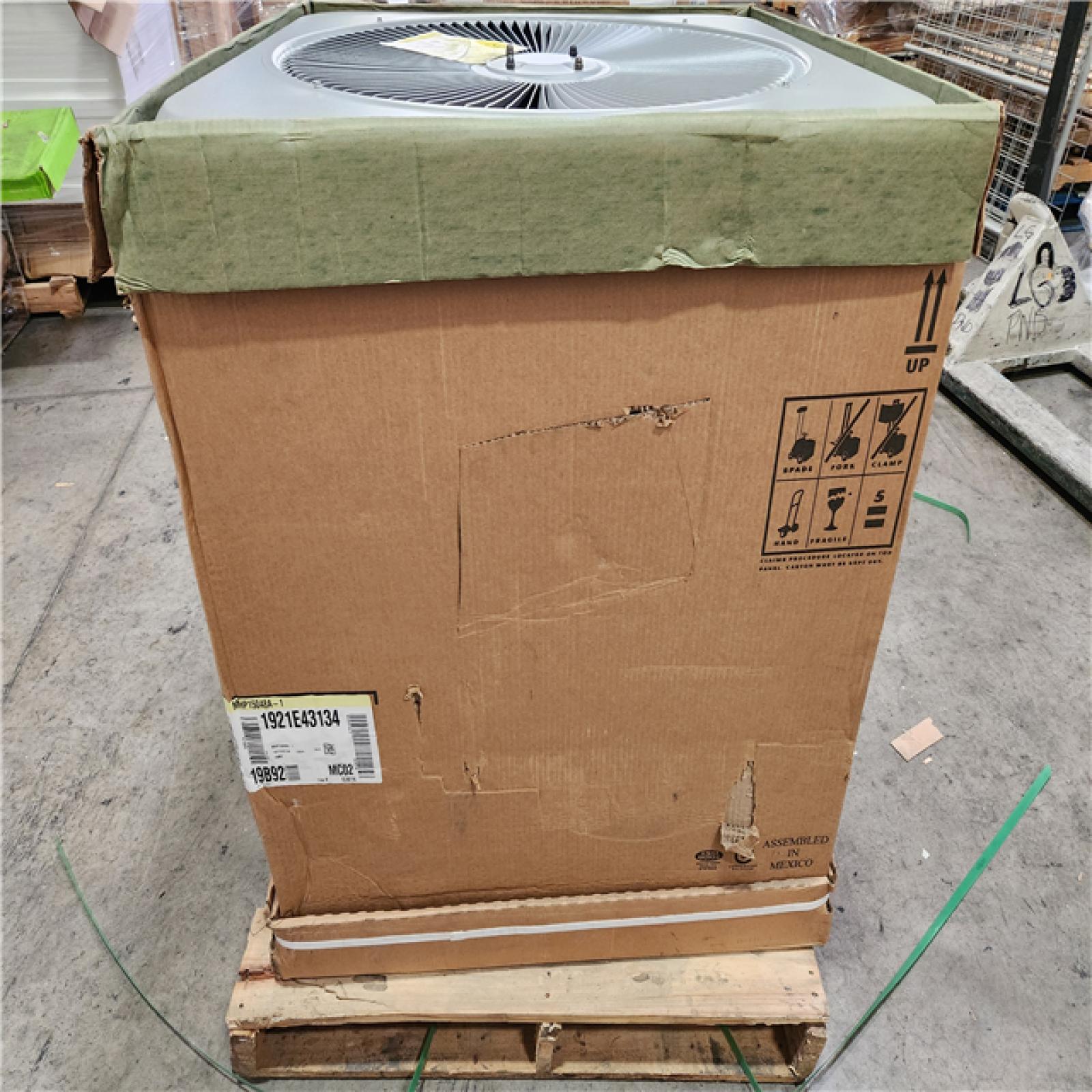 Phoenix Location NEW HVAC 4 Ton 15 SEER MrCool Signature Central Heat Pump Condenser