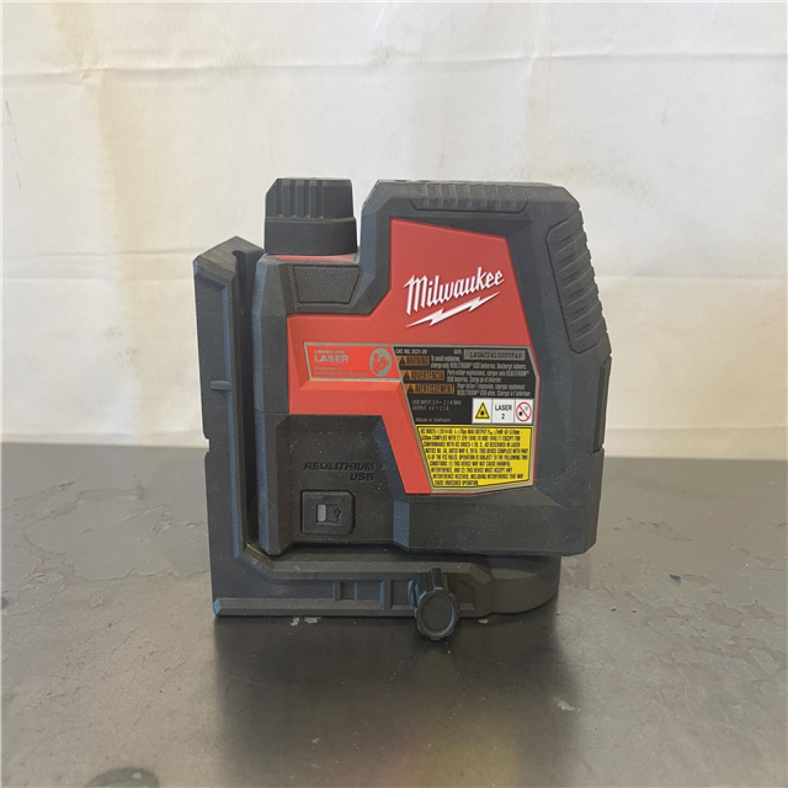 AS-IS- MILWAUKEE 100 ft. REDLITHIUM Lithium-Ion USB Green Rechargeable Cross Line Laser Level (TOOL ONLY)