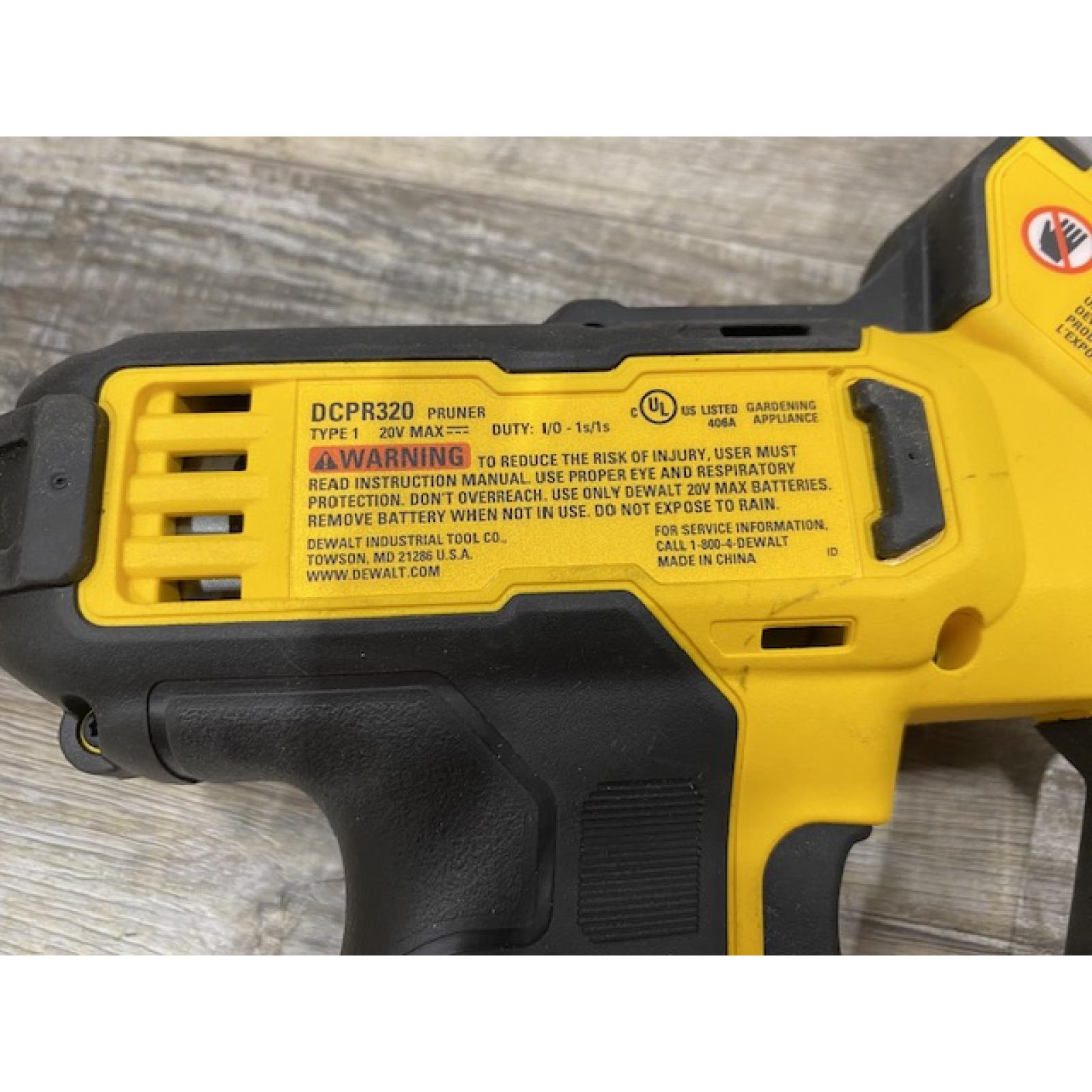 AS-IS DEWALT 20V MAX Cordless Battery Powered Pruner Kit
