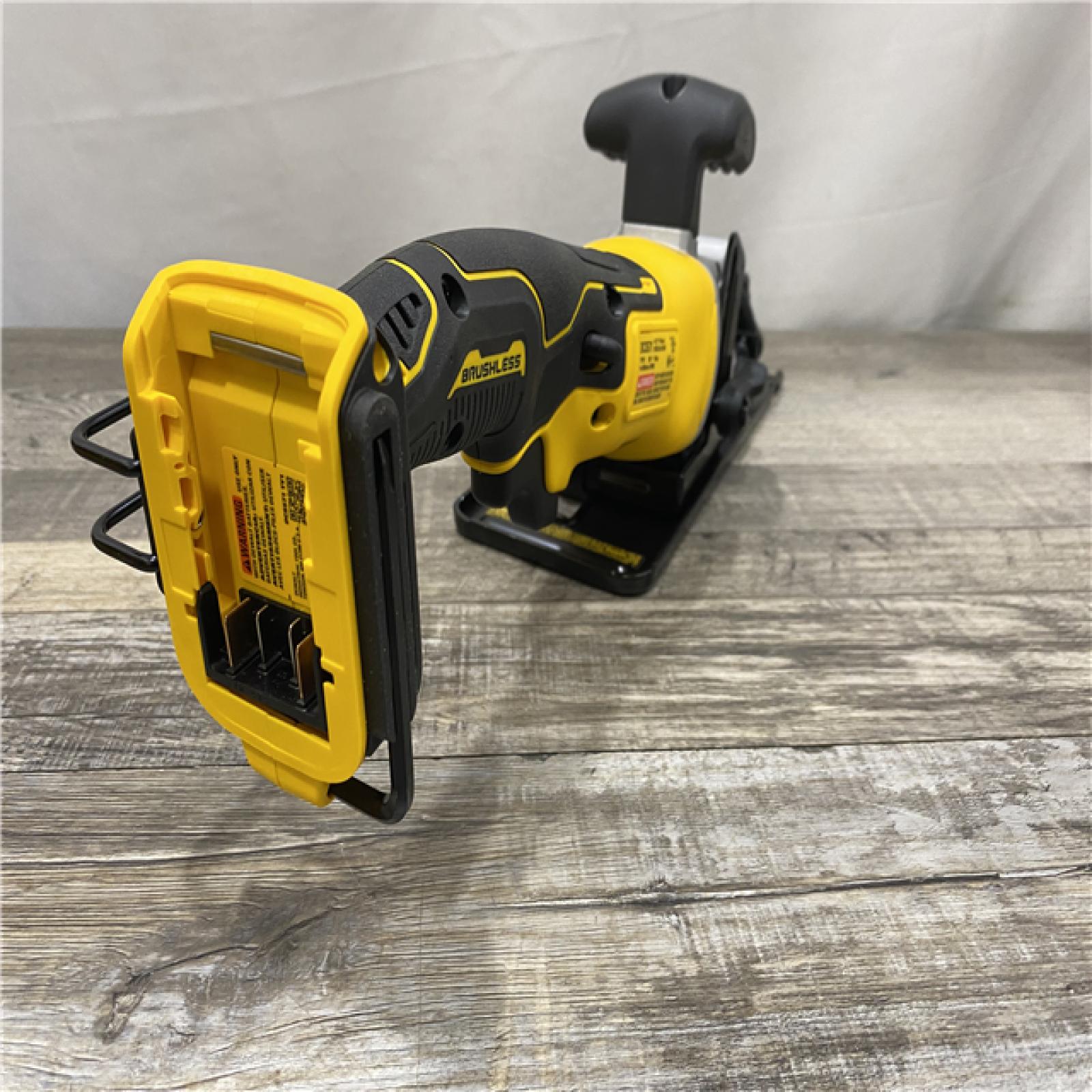 AS-IS DEWALT ATOMIC 20V MAX Cordless Brushless 4-1/2 in. Circular Saw (Tool Only)