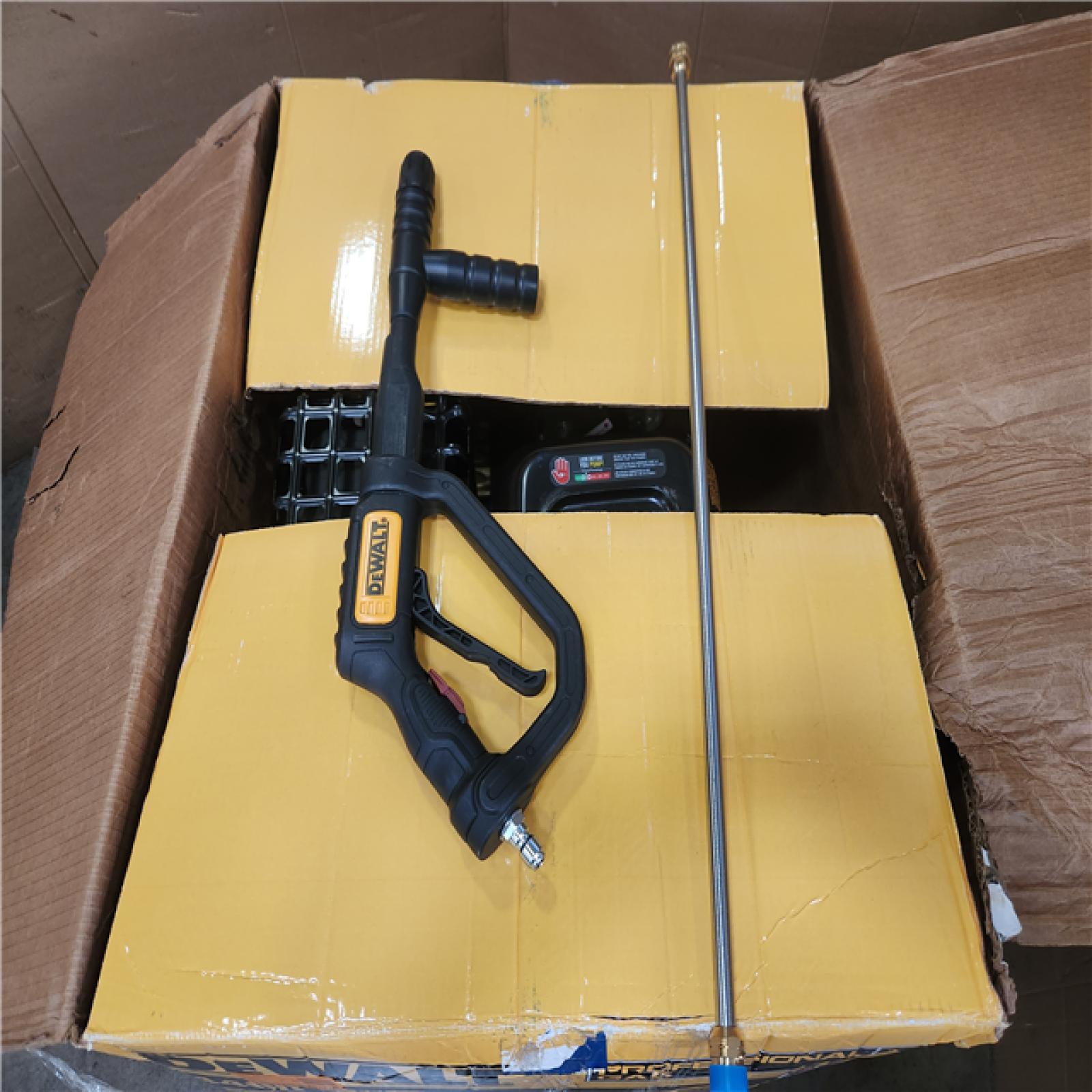 Phoenix NEW DEWALT 4400 PSI 4.0 GPM Cold Water Gas Pressure Washer