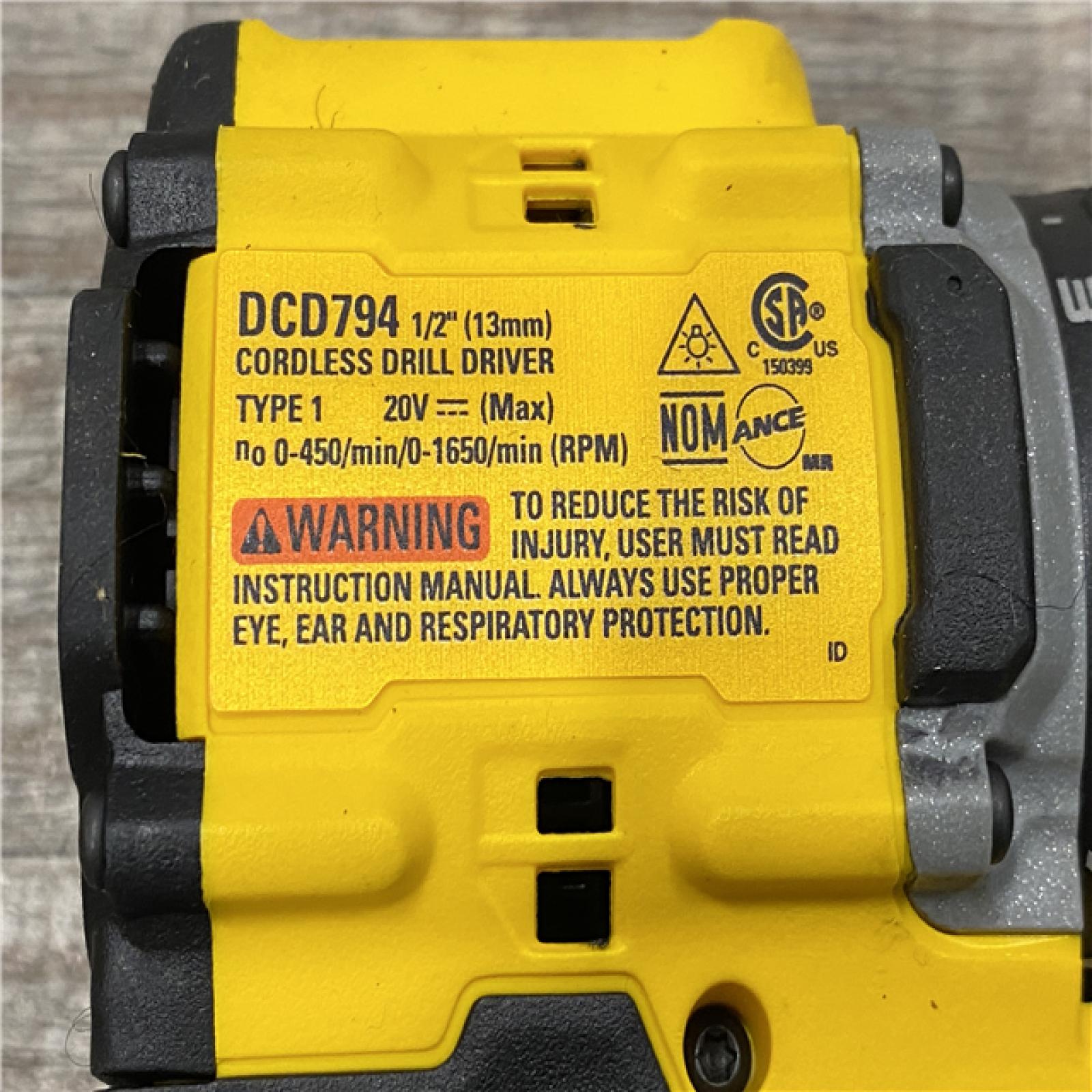 AS-IS DEWALT Atomic 20V Lithium-Ion Cordless Compact 1/2 in. Drill/Driver Kit