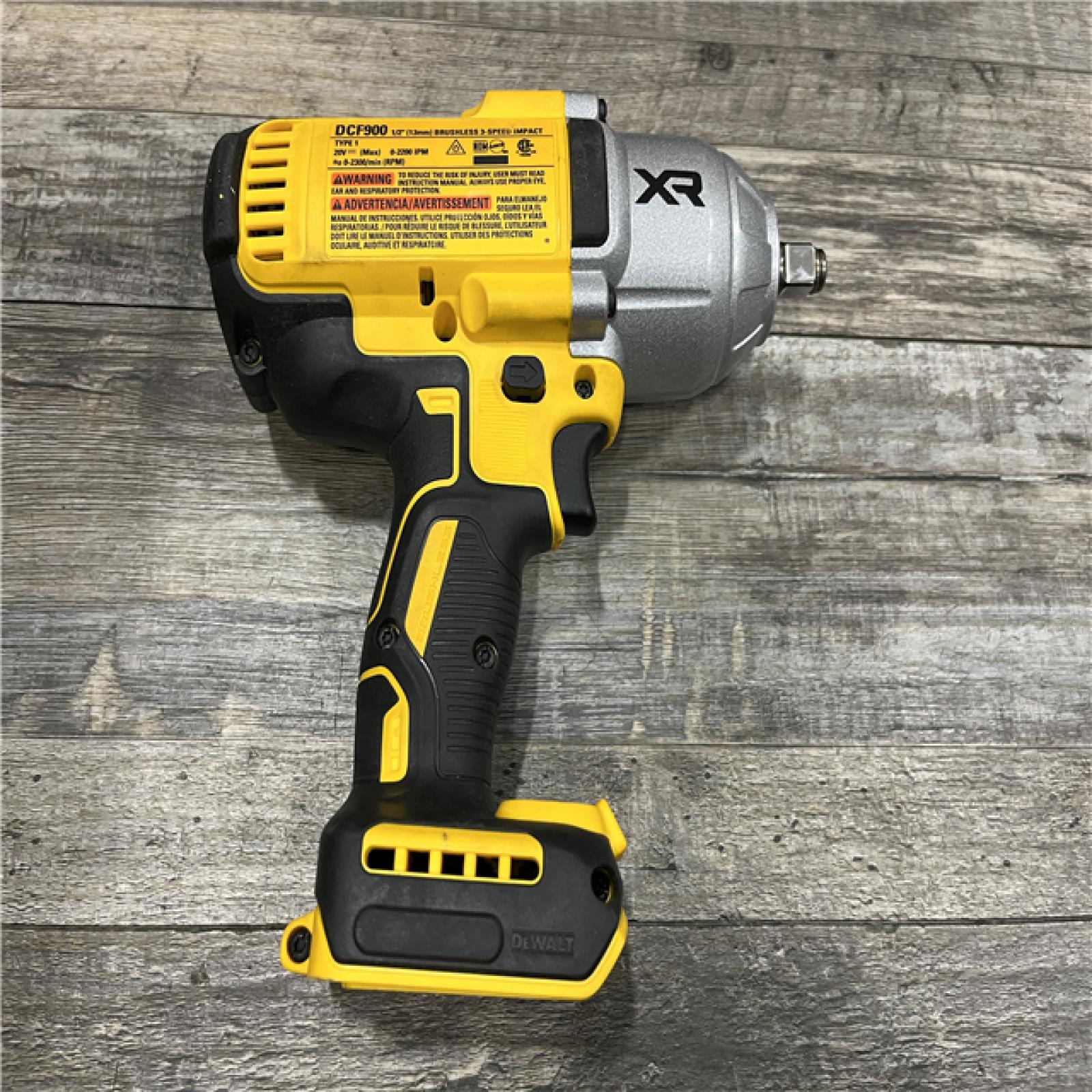 AS-IS DEWALT 20V MAX Lithium-Ion Cordless 1/2 in. Impact Wrench Kit