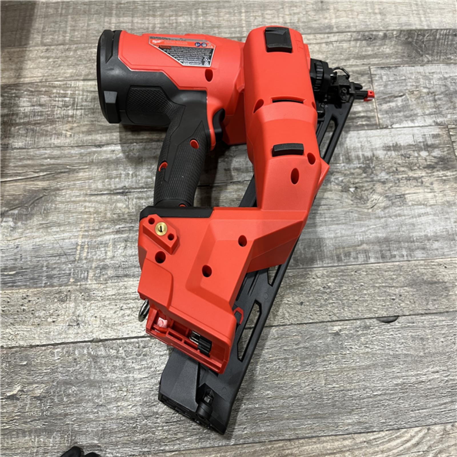 AS-IS Milwaukee FUEL 18-Volt Lithium-Ion Brushless Cordless Gen II 15-Gauge Angled Finish Nailer (Tool-Only)