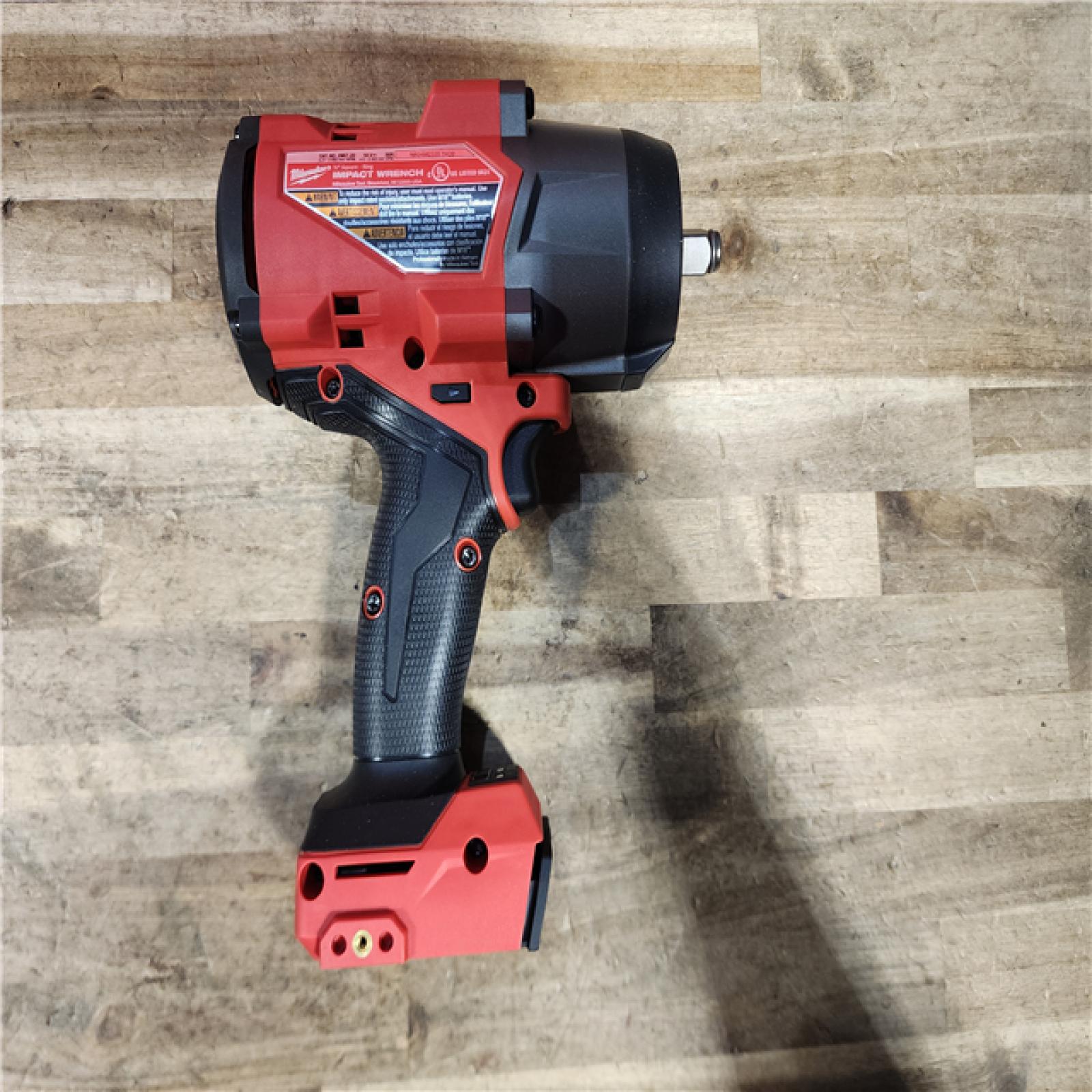HOUSTON LOCATION - AS-IS (APPEARS LIKE NEW) Milwaukee FUEL 18V Lithium-Ion Brushless Cordless 1/2 in. Impact Wrench w/Friction Ring Kit