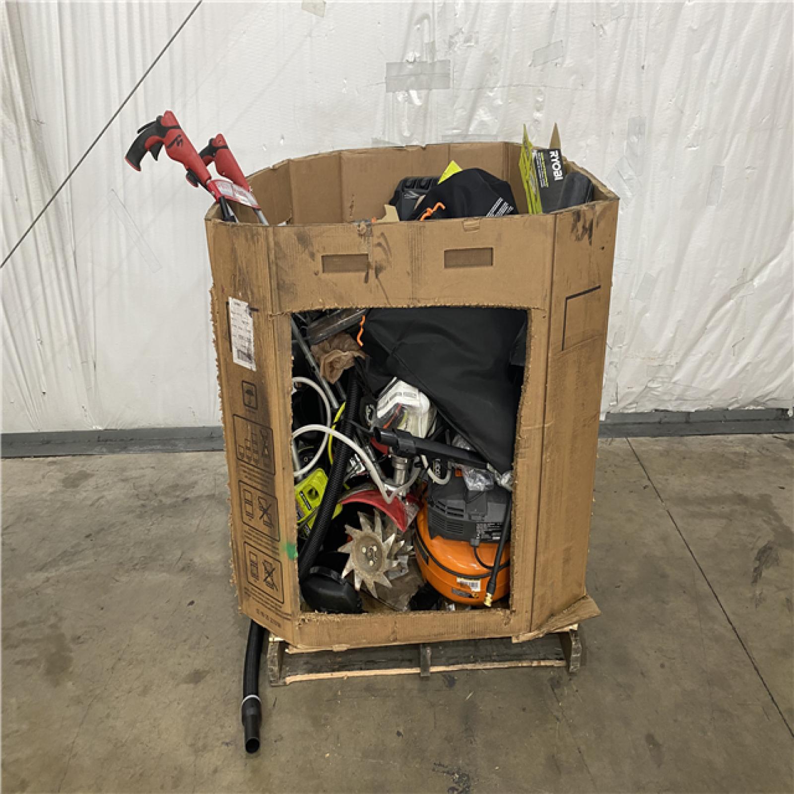 Houston Location AS IS - Outdoor Pallet