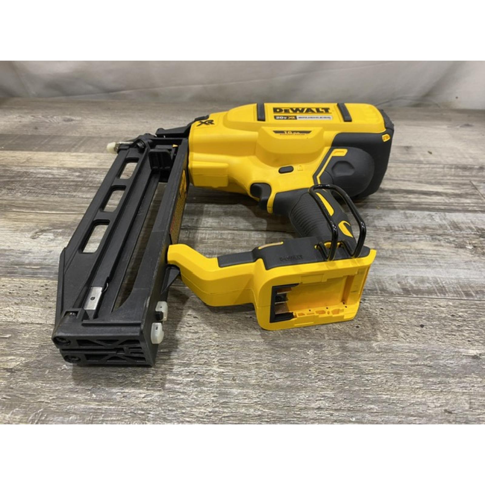 AS-IS DEWALT 20V MAX XR 16-Gauge Lithium-Ion Cordless Finish Nailer (Tool Only)