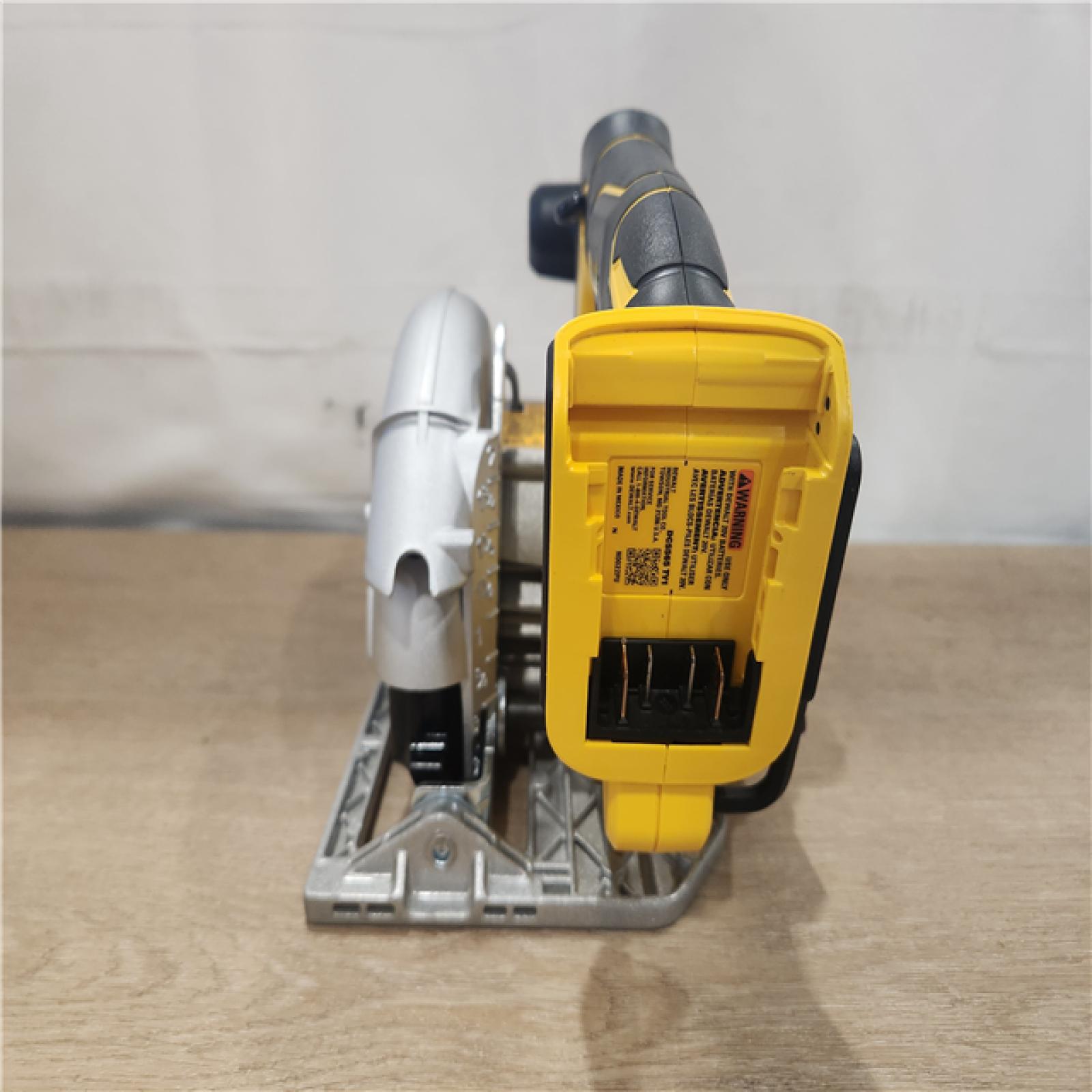 AS-IS- DeWALT DCS565B 20V Max Brushless 6.5   Cordless Circular Saw