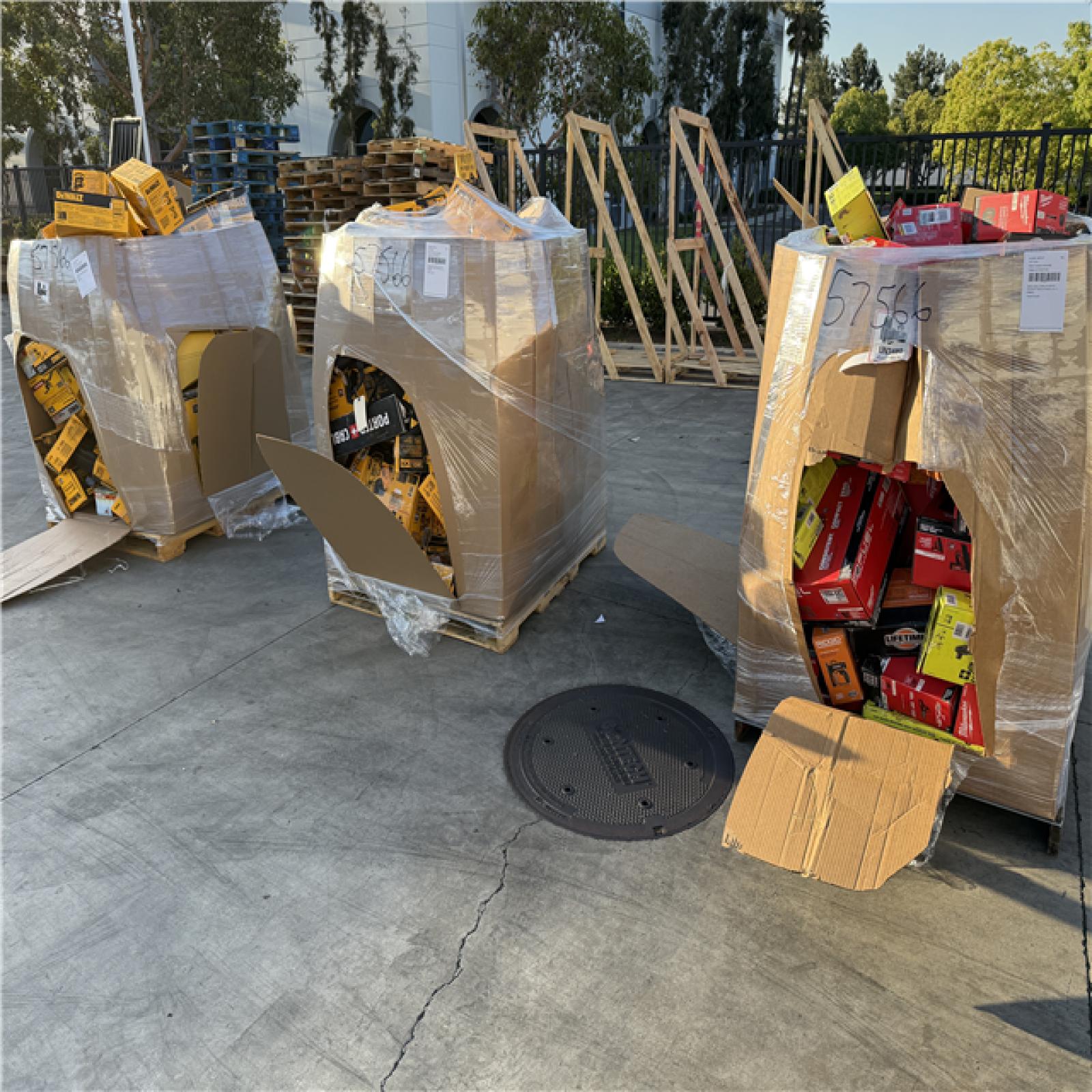 California AS-IS POWER TOOLS Partial Lot (3 Pallets) P-R057566