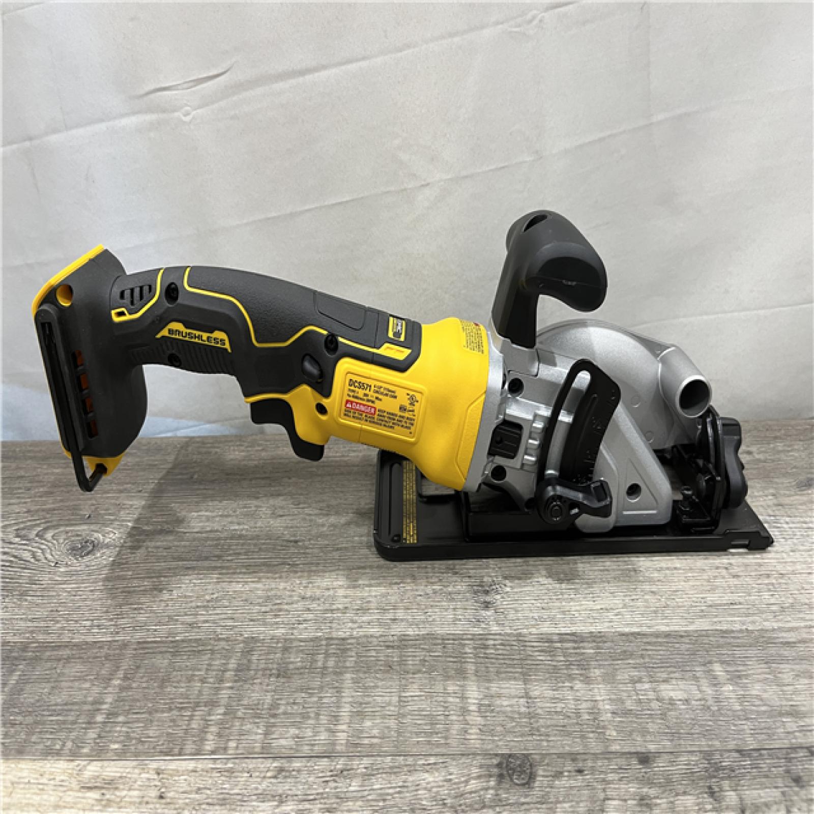 AS-IS DEWALT ATOMIC 20V MAX Cordless Brushless 4-1/2 in. Circular Saw (Tool Only)