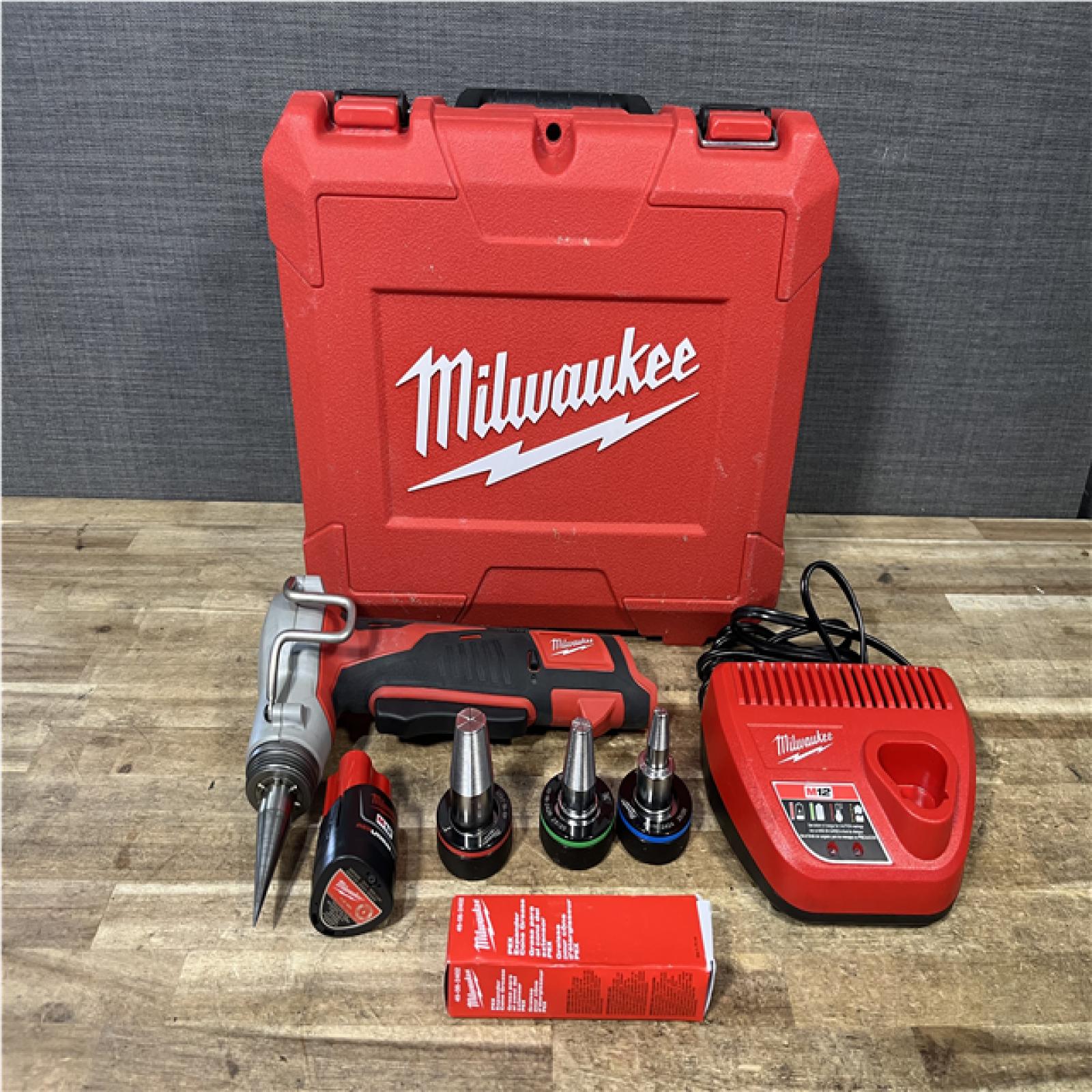 Houston Location AS-IS Milwaukee Cordless PEX Expansion Tool Kit