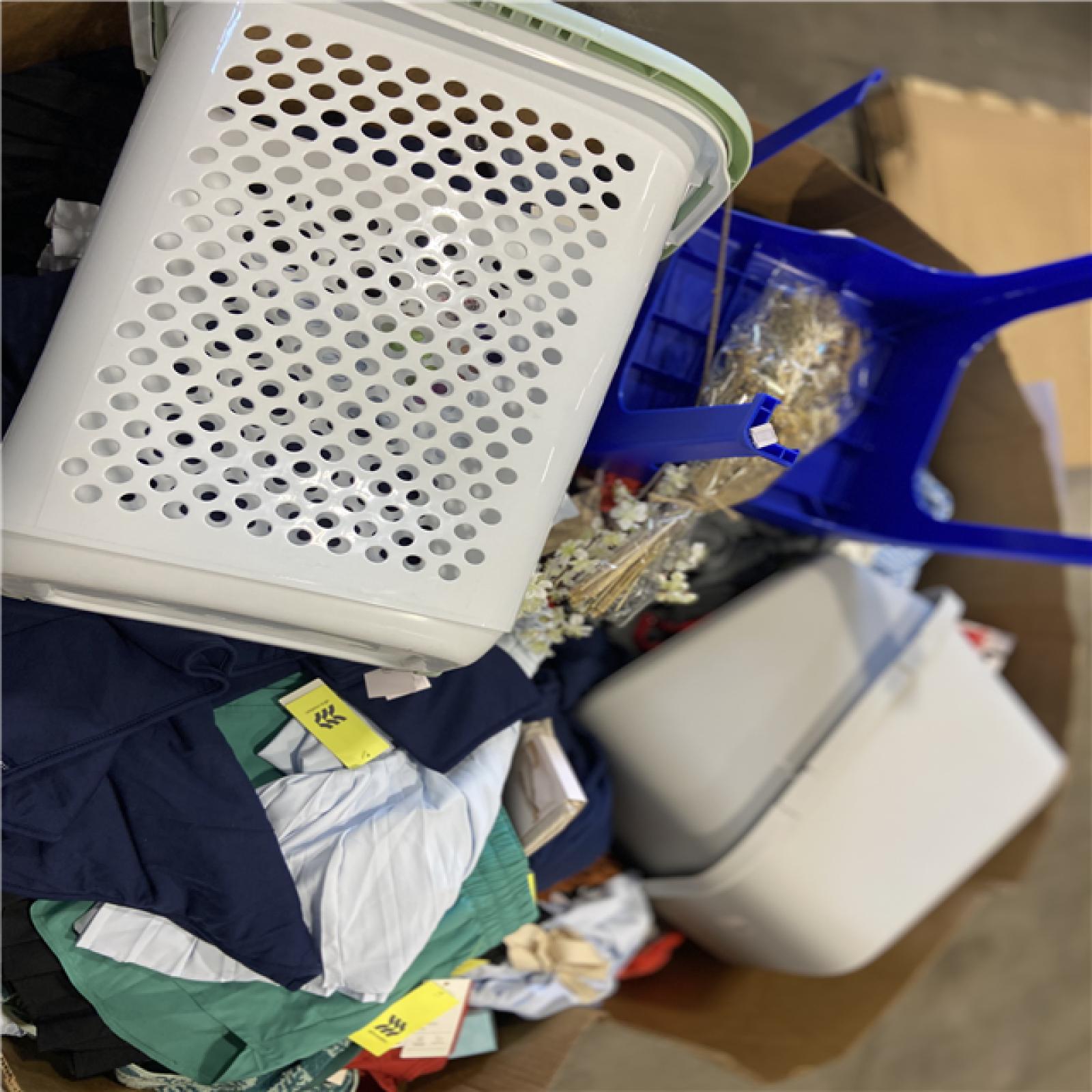 DALLAS LOCATION - BULLSEYE CLOTHING, HOME GOODS PALLET