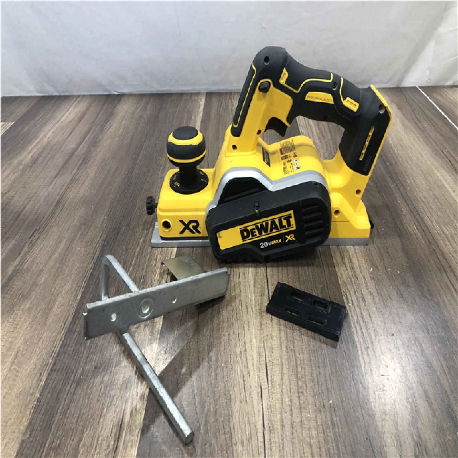 AS-IS DEWALT 20V MAX XR Cordless Brushless 3-1/4 in. Planer (Tool Only)