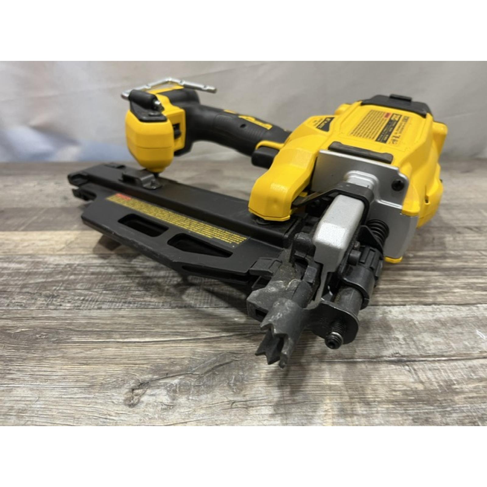 AS-IS DEWALT 20-Volt 21° Cordless Framing Nailer (Tool-Only)