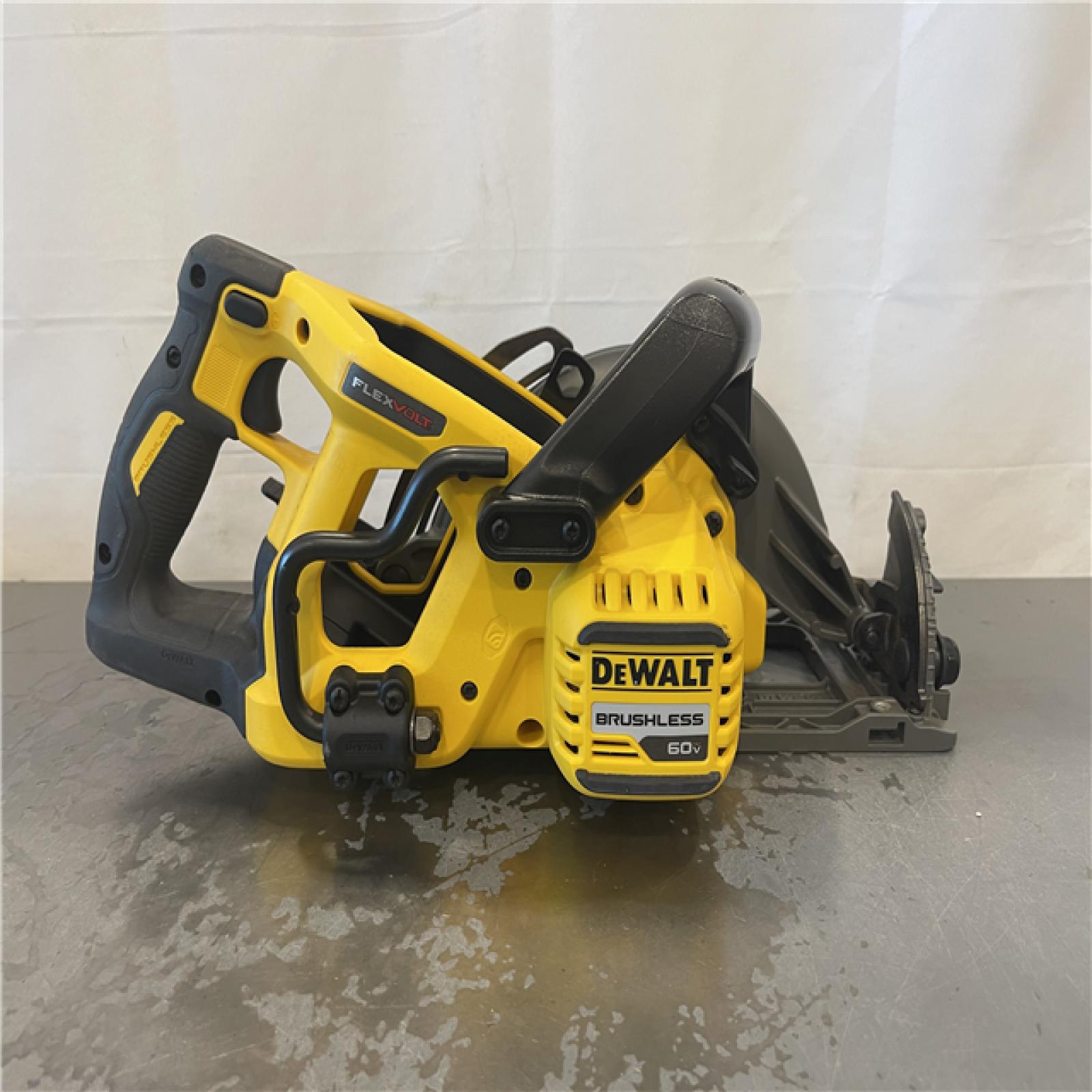 AS-IS- DEWALT FLEXVOLT 60V MAX Cordless Brushless 7-1/4 in. Wormdrive Style Circular Saw (Tool Only)