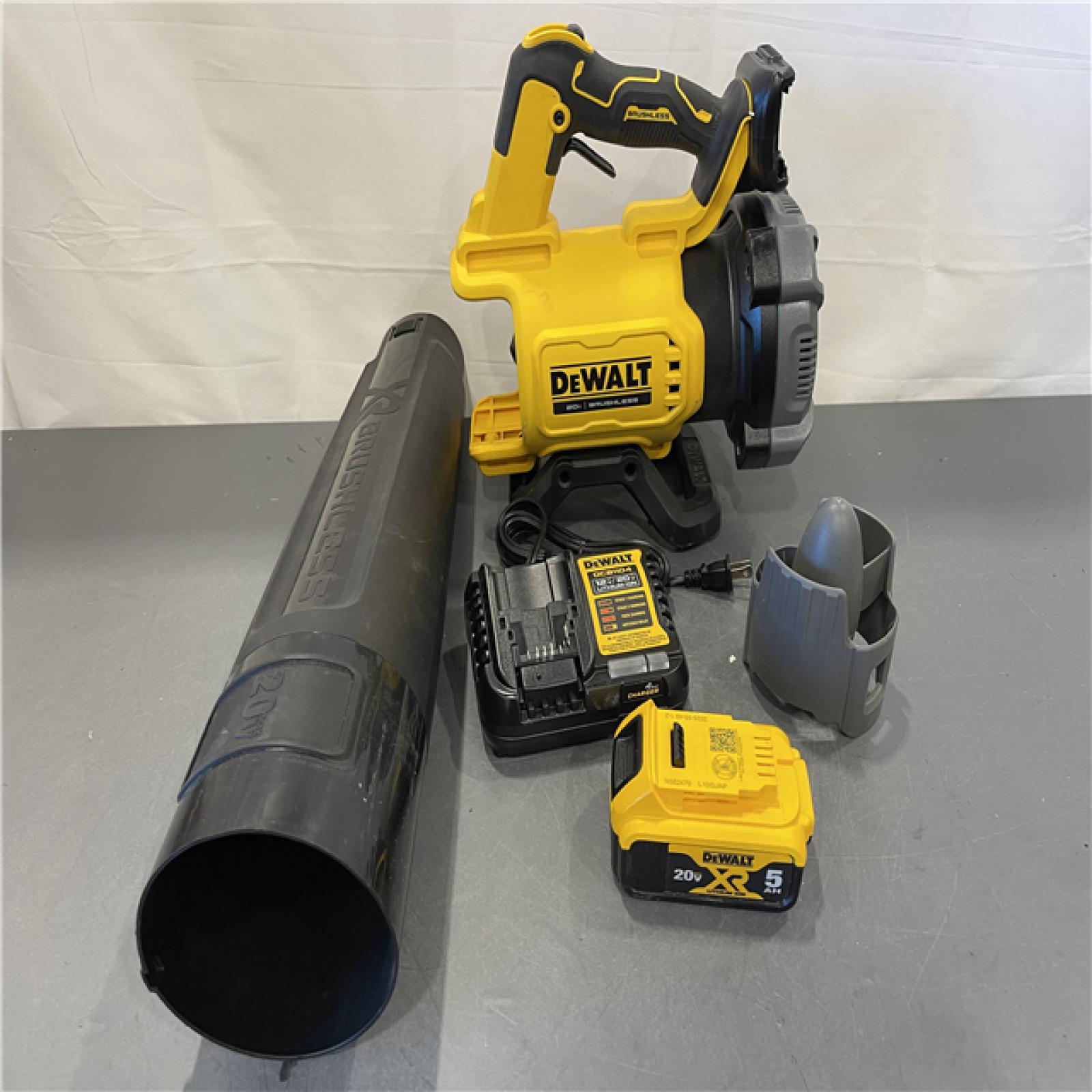 AS-IS - DeWalt Brushless Cordless Battery Powered Handheld Leaf Blower KIT