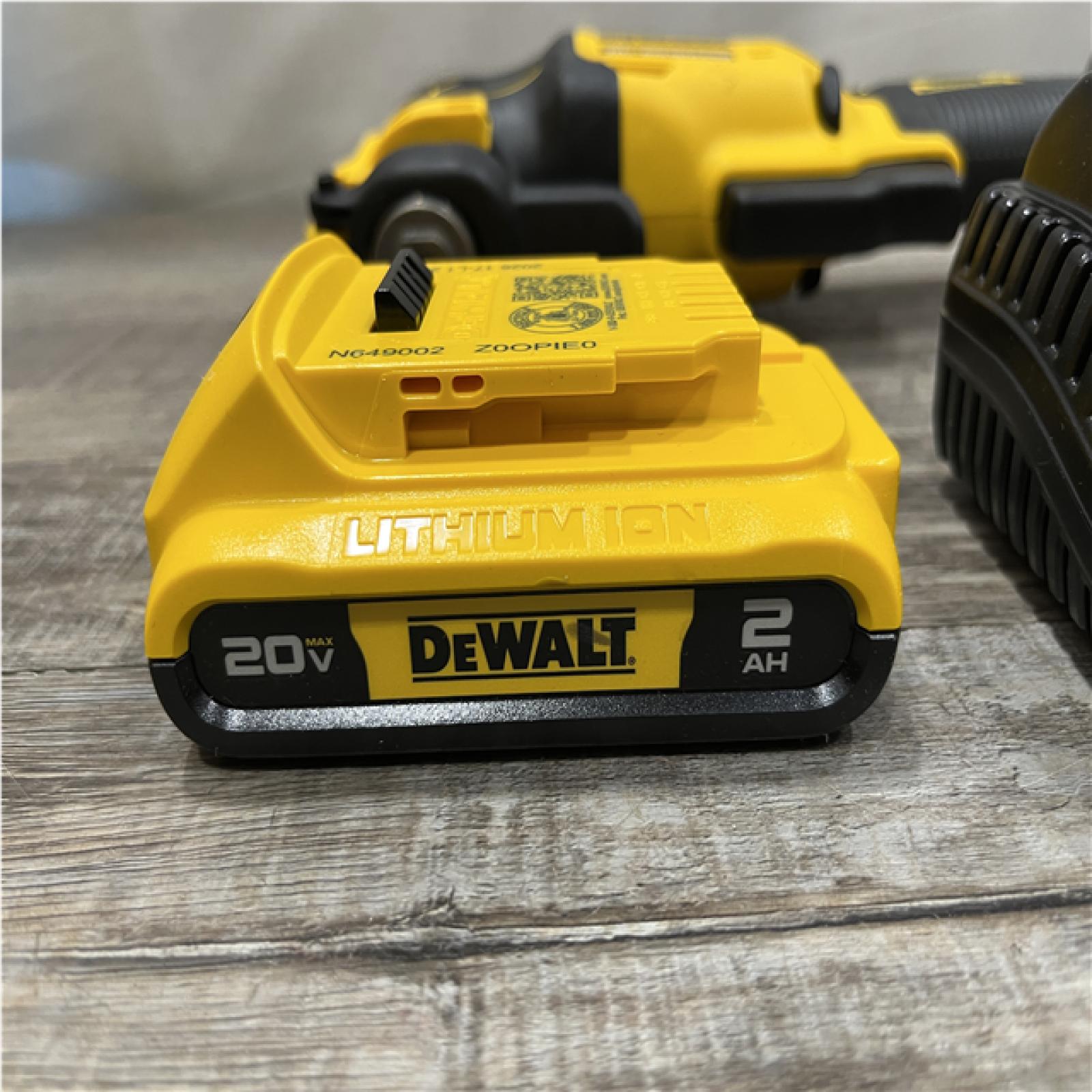 AS-IS DEWALT ATOMIC 20V MAX Cordless Brushless Oscillating Multi Tool Kit