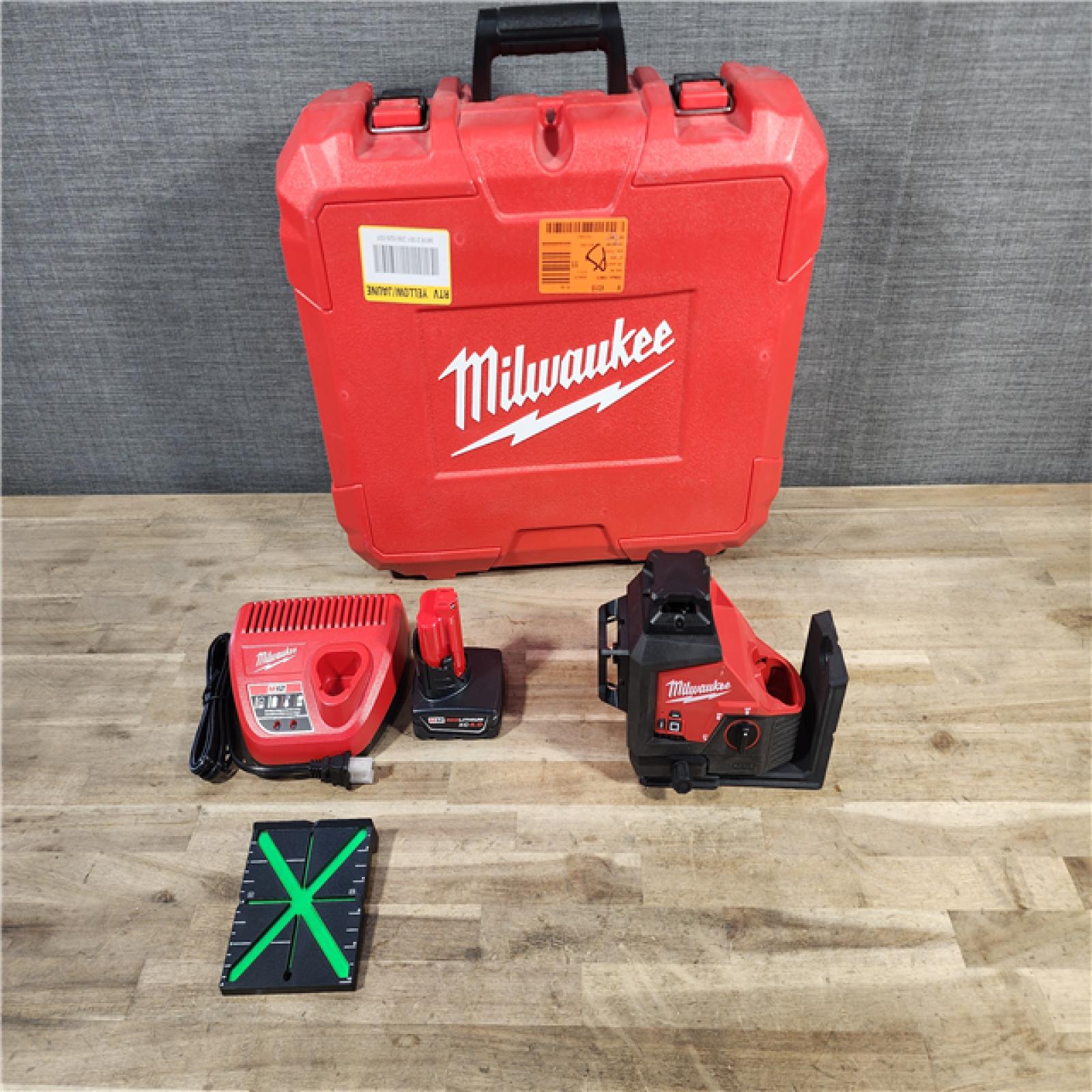 HOUSTON LOCATION - AS-IS Milwaukee-3632-21 M12 Green Beam Laser 360° 3-Plane Kit