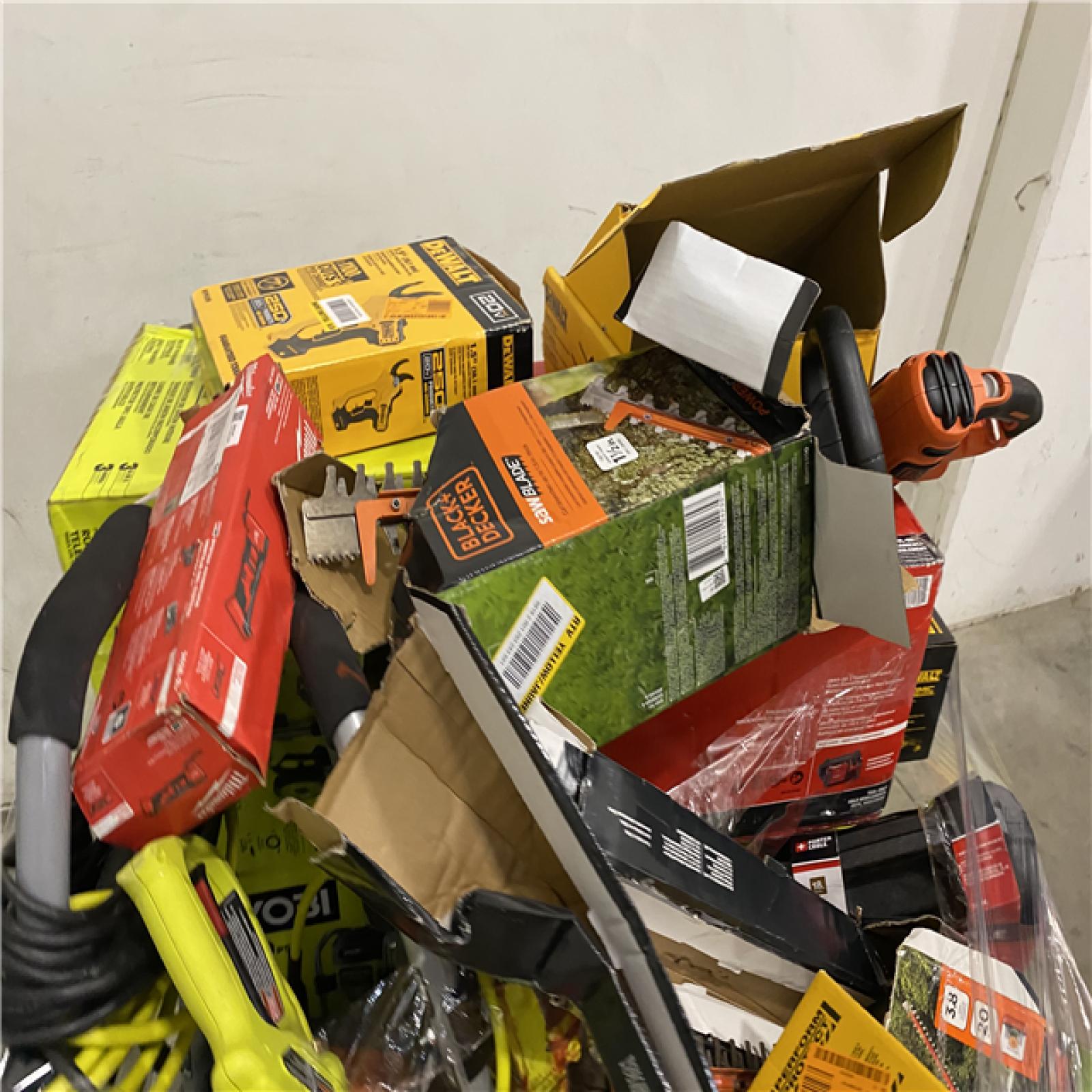 Dallas Location - As-Is Tool Pallet