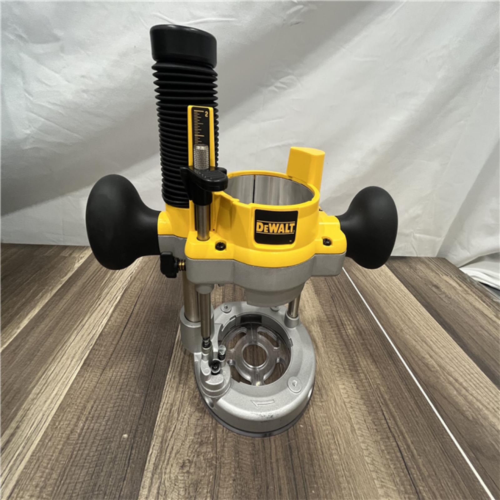 AS-IS DEWALT 1-3/4 HP Fixed Base / Plunge Router Combo Kit