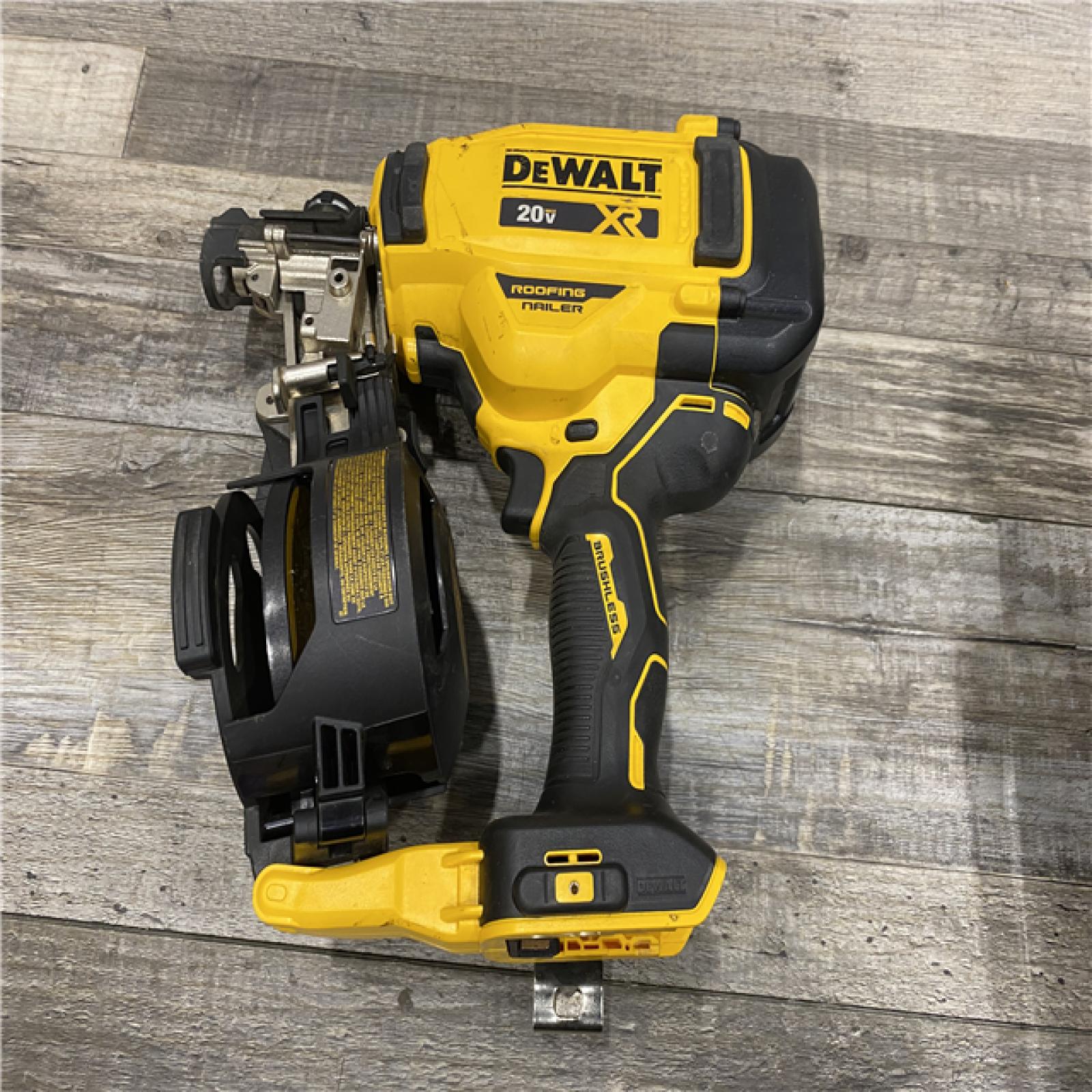 AS-IS DEWALT 20V MAX Lithium-Ion 15-Degree Electric Cordless Roofing Nailer Kit