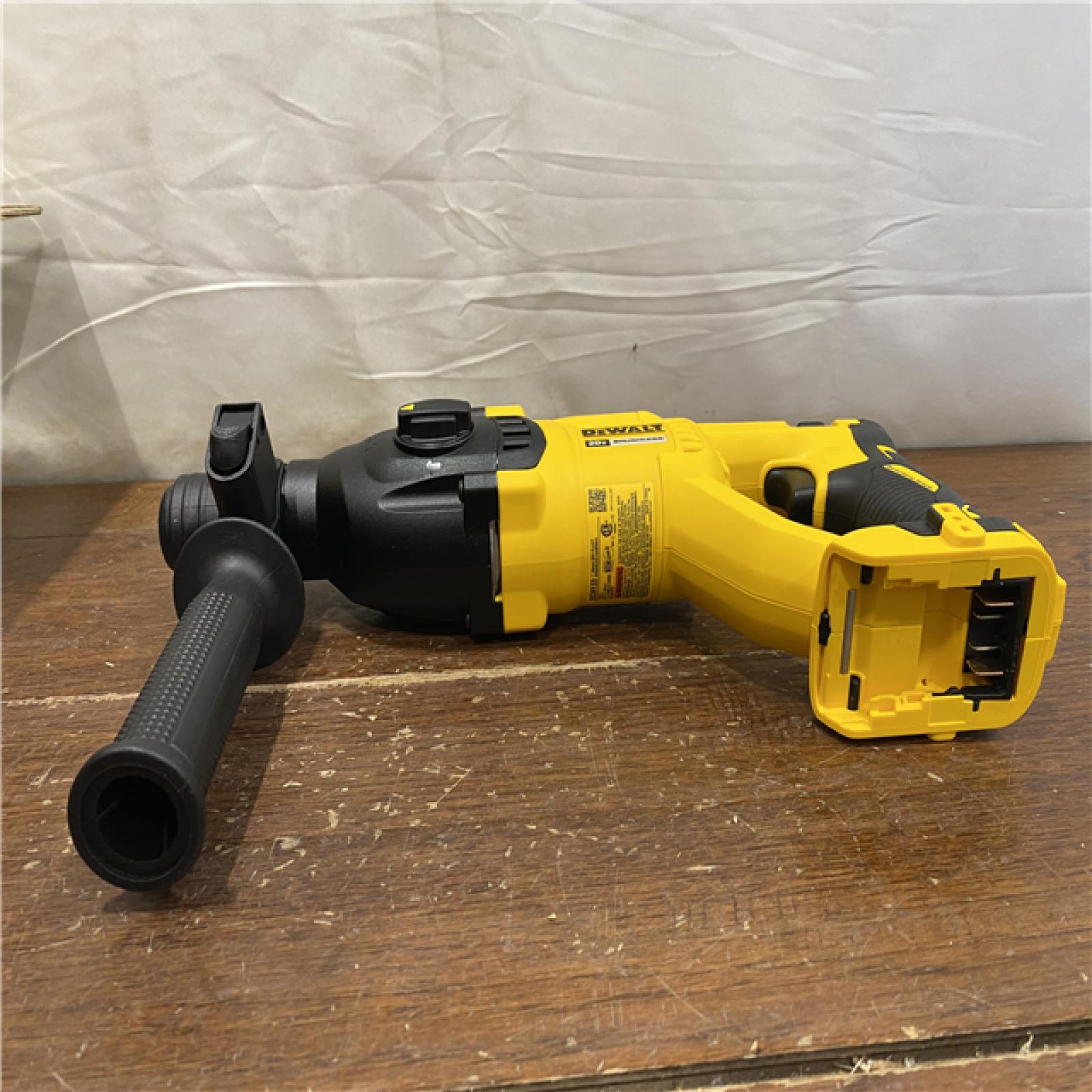 AS-IS AS-IS Milwaukee 2880-20 M18 FUEL 18-Volt Lithium-Ion Brushless Cordless 4-1/2 in./5 in. Grinder W/Paddle Switch (Tool-Only)