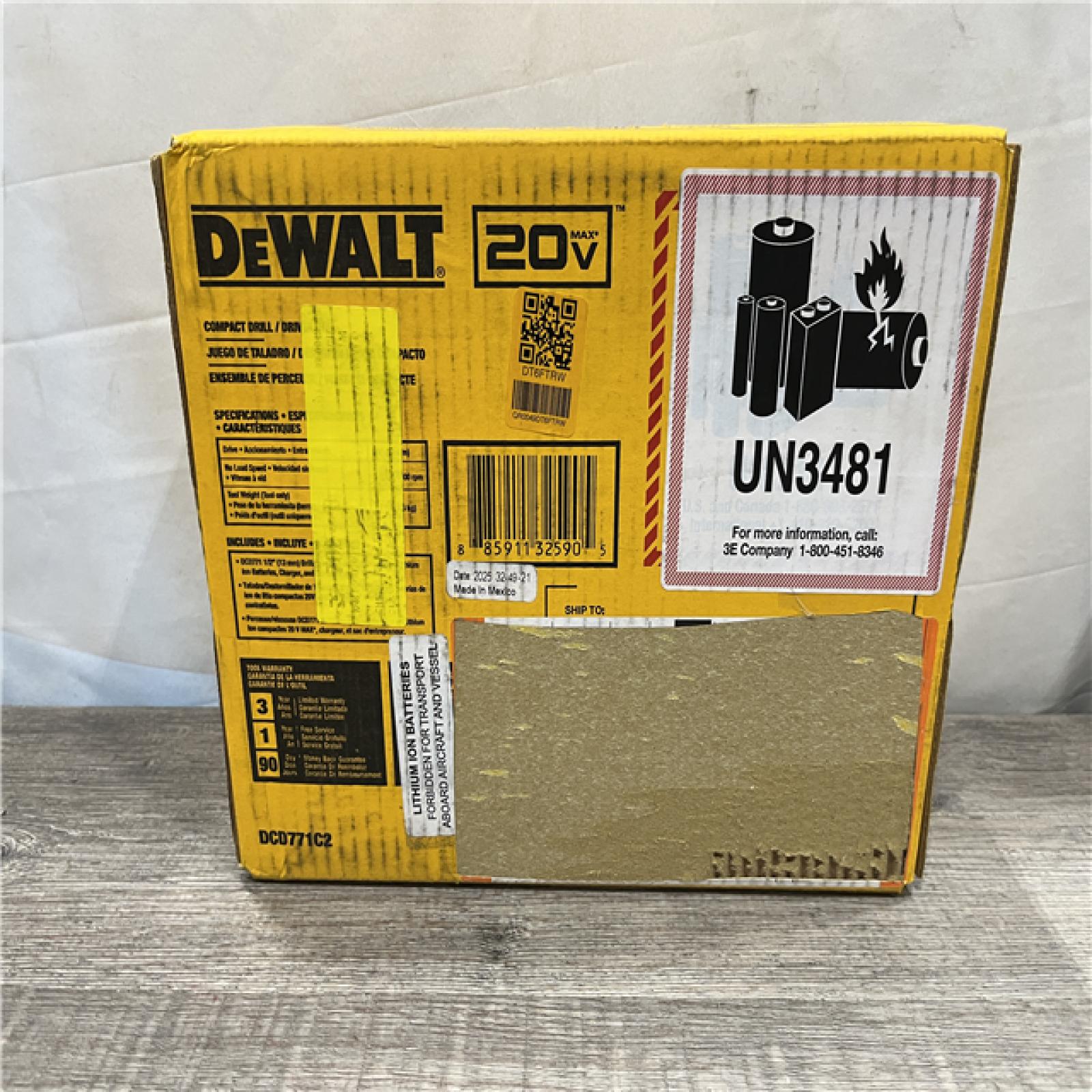 NEW - DEWALT 20V MAX Cordless 1/2 in. Drill/Driver Kit