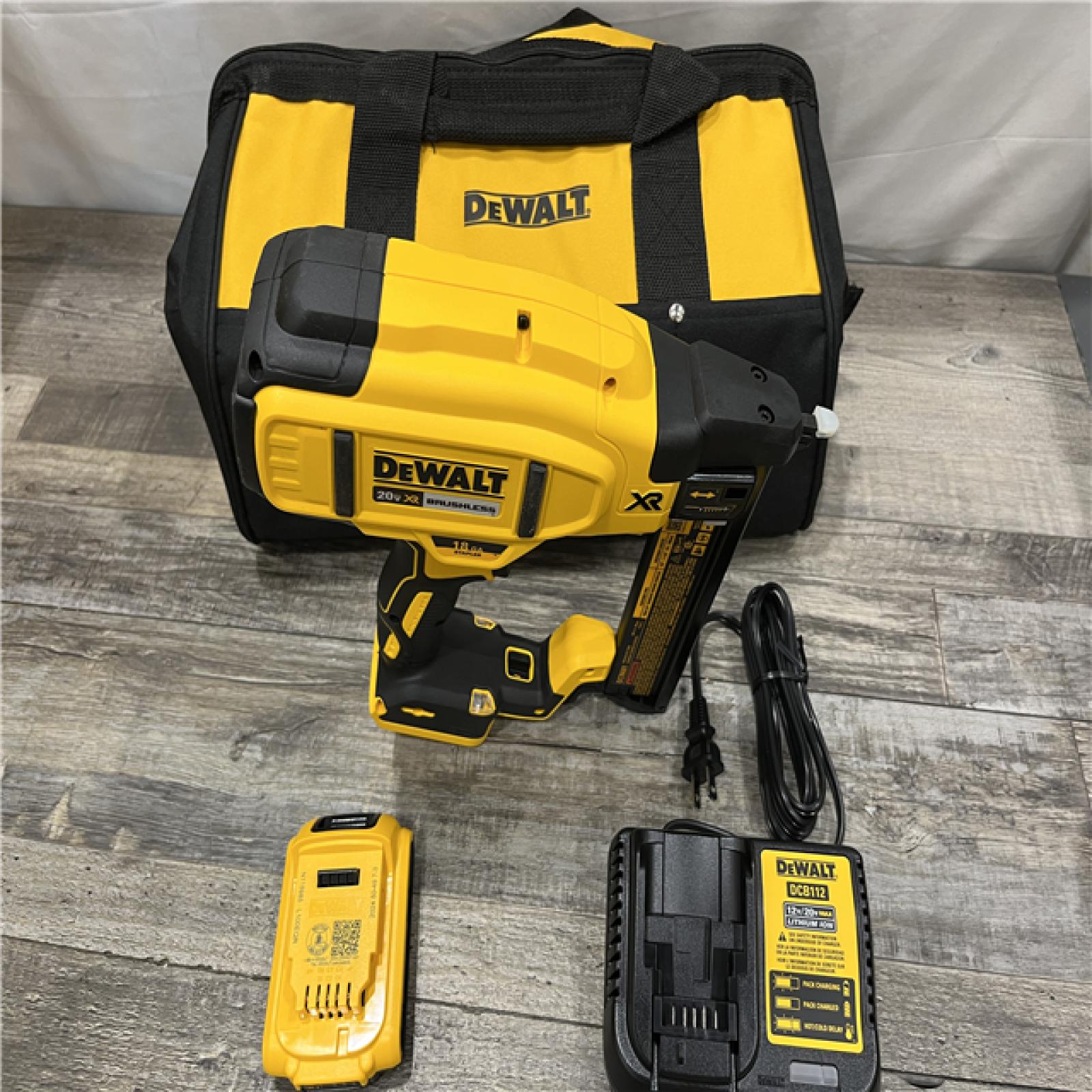 AS-IS DEWALT 20V MAX XR Lithium-Ion Cordless 18-Gauge Narrow Crown Stapler Kit