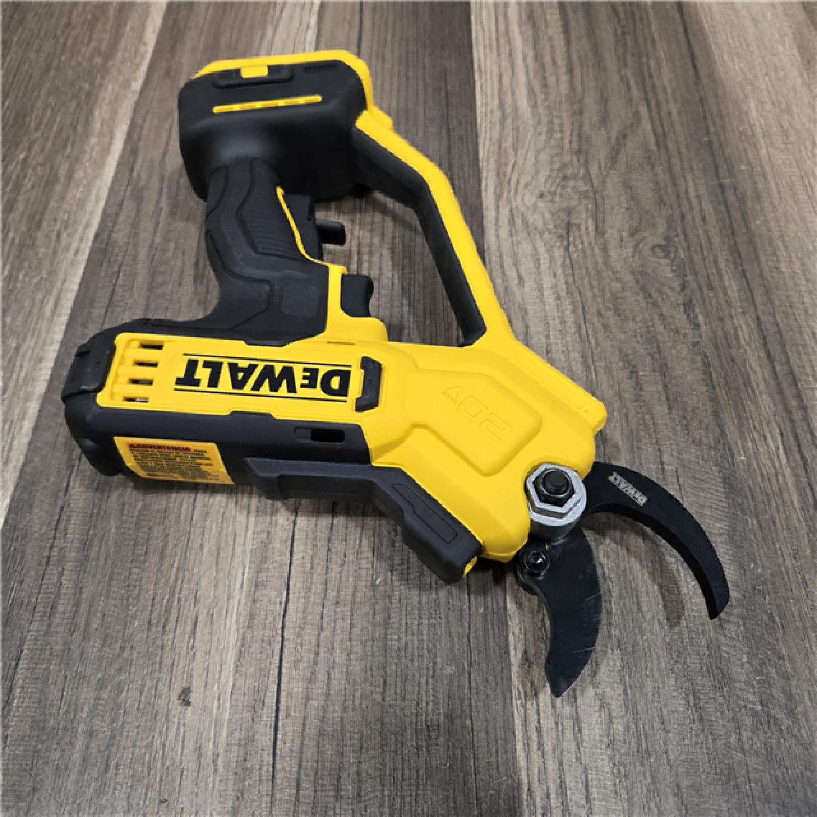 GOOD DeWalt Cordless Pruner