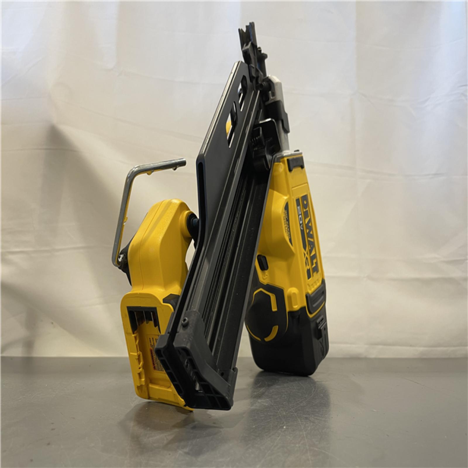 AS-IS - DEWALT 20-Volt 30Â° Cordless Framing Nailer (Tool-Only)