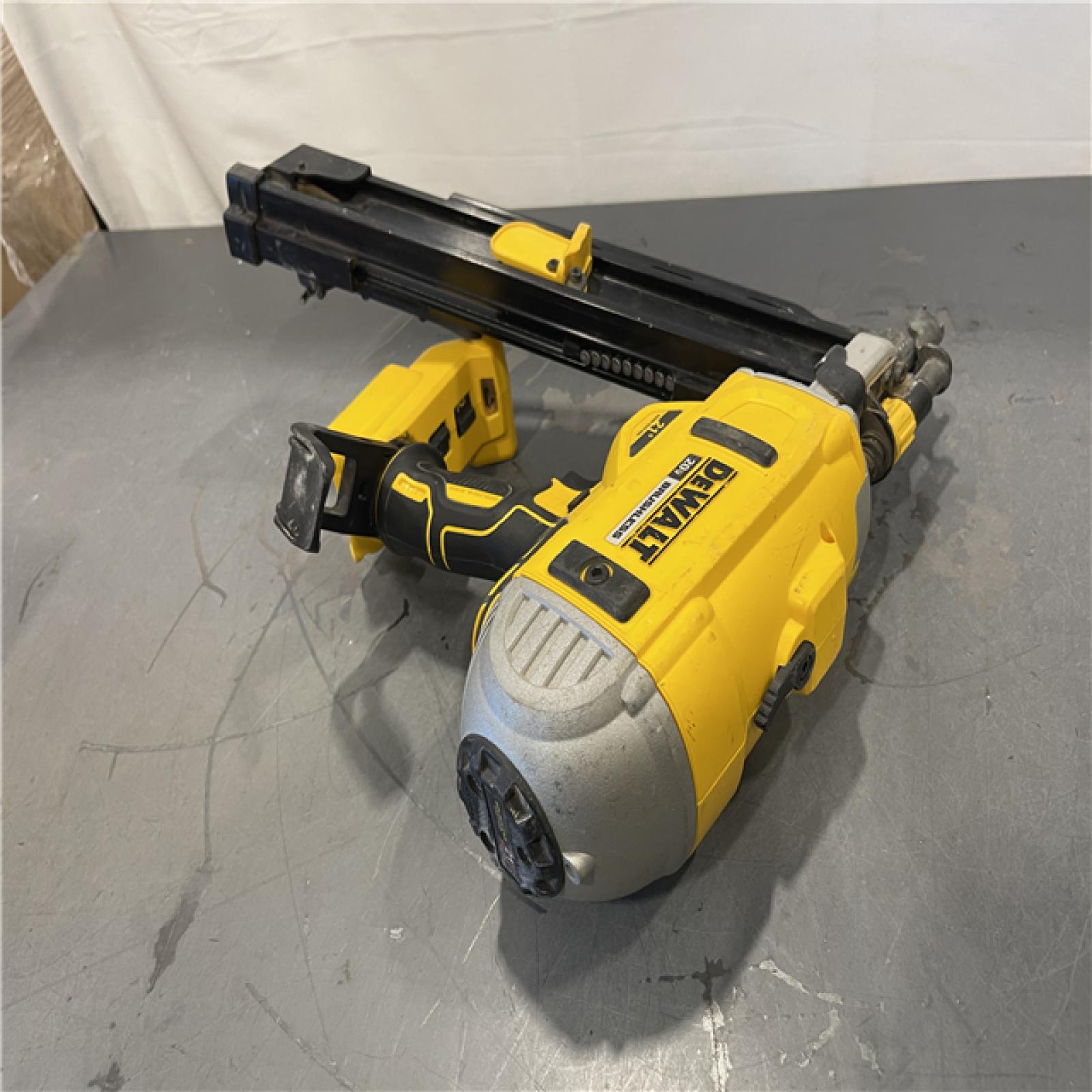 AS-IS - DEWALT 20-Volt 21° Cordless Framing Nailer