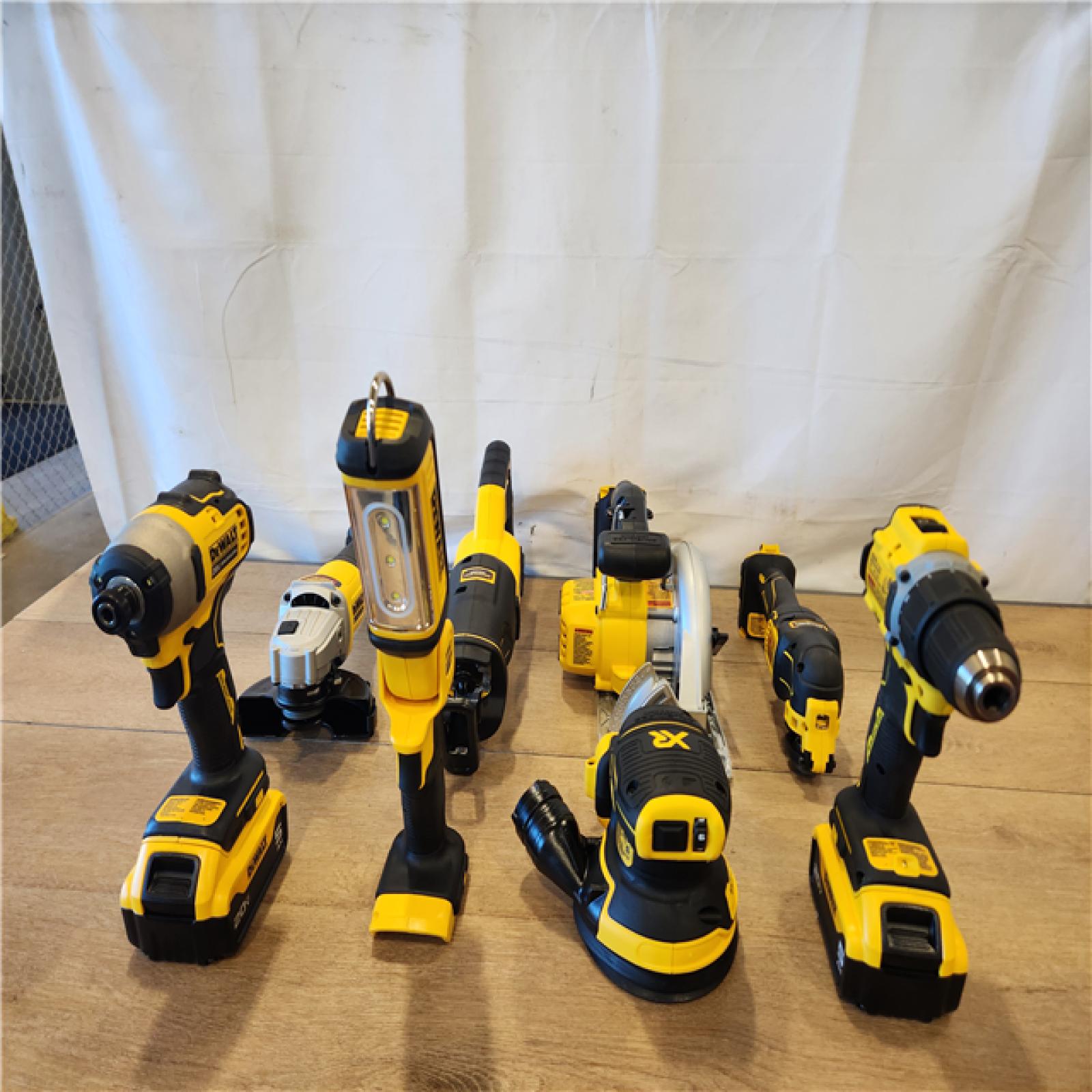 AS-IS- DEWALT 20V Lithium-Ion Cordless 8-Tool Combo Kit