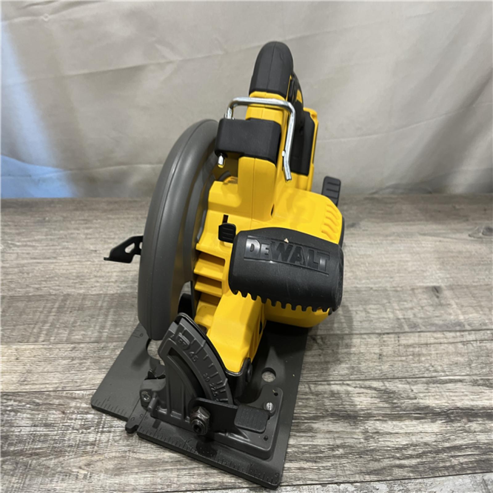 AS-IS DEWALT FLEXVOLT 60V MAX Cordless Brushless 7-1/4 in. Circular Saw with Brake (Tool Only)