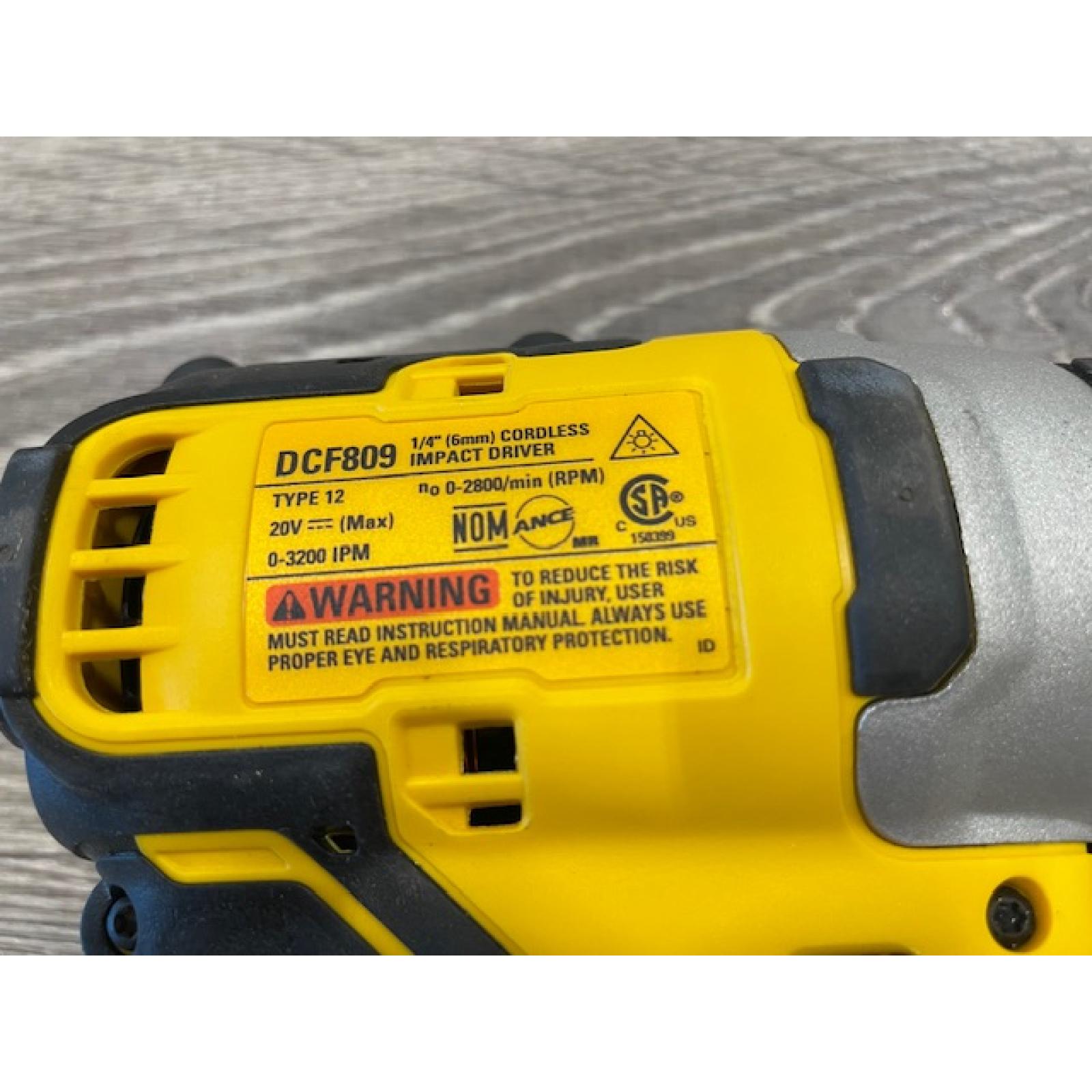 AS-IS DEWALT Atomic 20V Max Lithium-Ion Brushless Cordless Compact 1/4 in. Impact Driver Kit