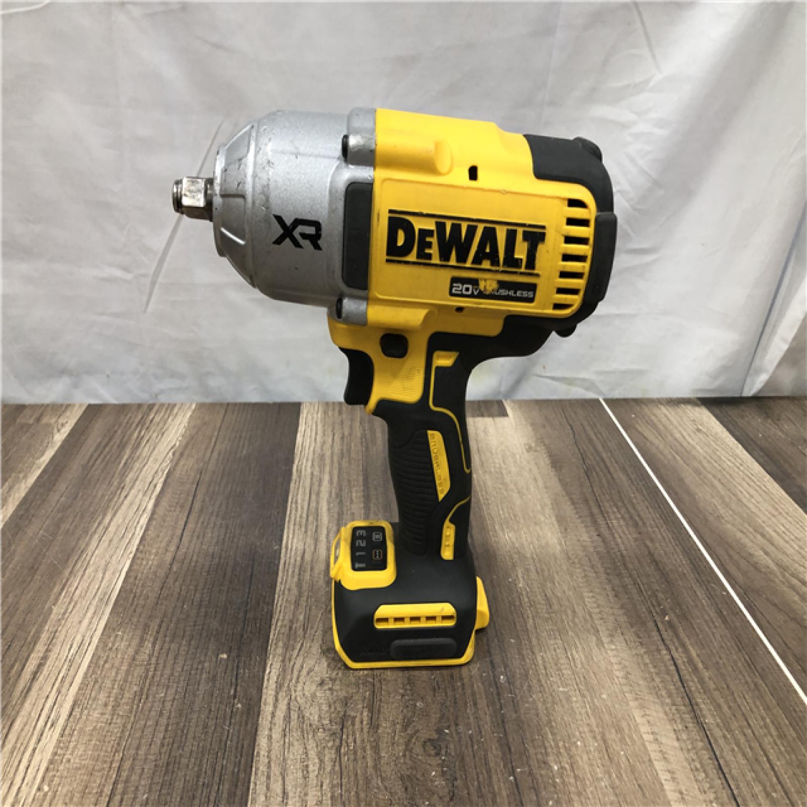 AS-IS DEWALT 20V MAX Lithium-Ion Cordless 1/2 in. Impact Wrench Kit