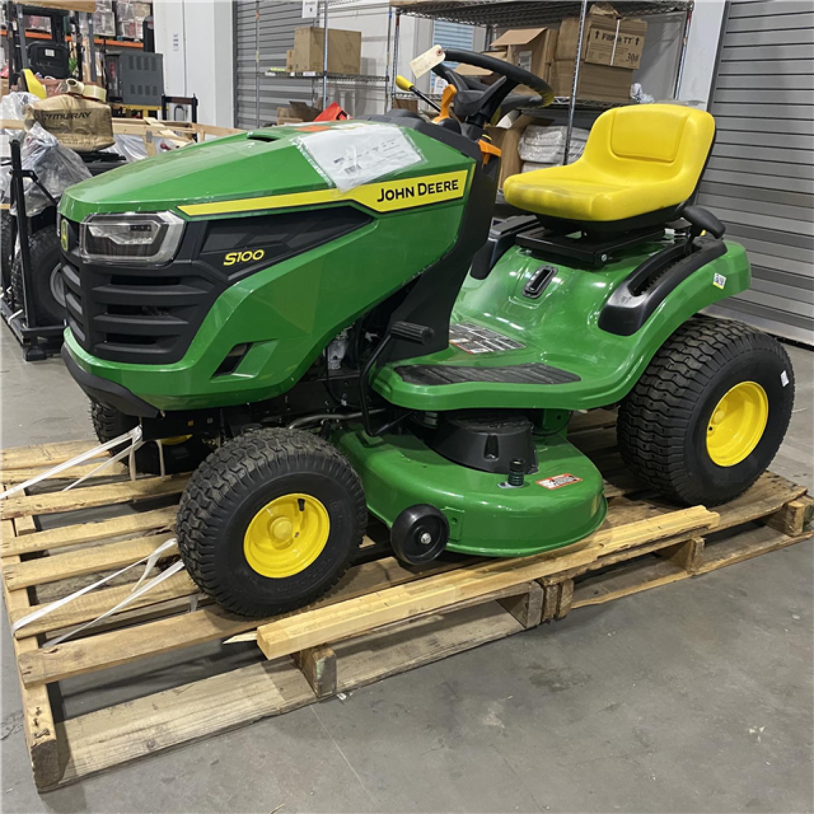 Dallas Location - As-Is John Deere S100 42 in. 17.5 HP Gas Hydrostatic Riding Lawn Mower