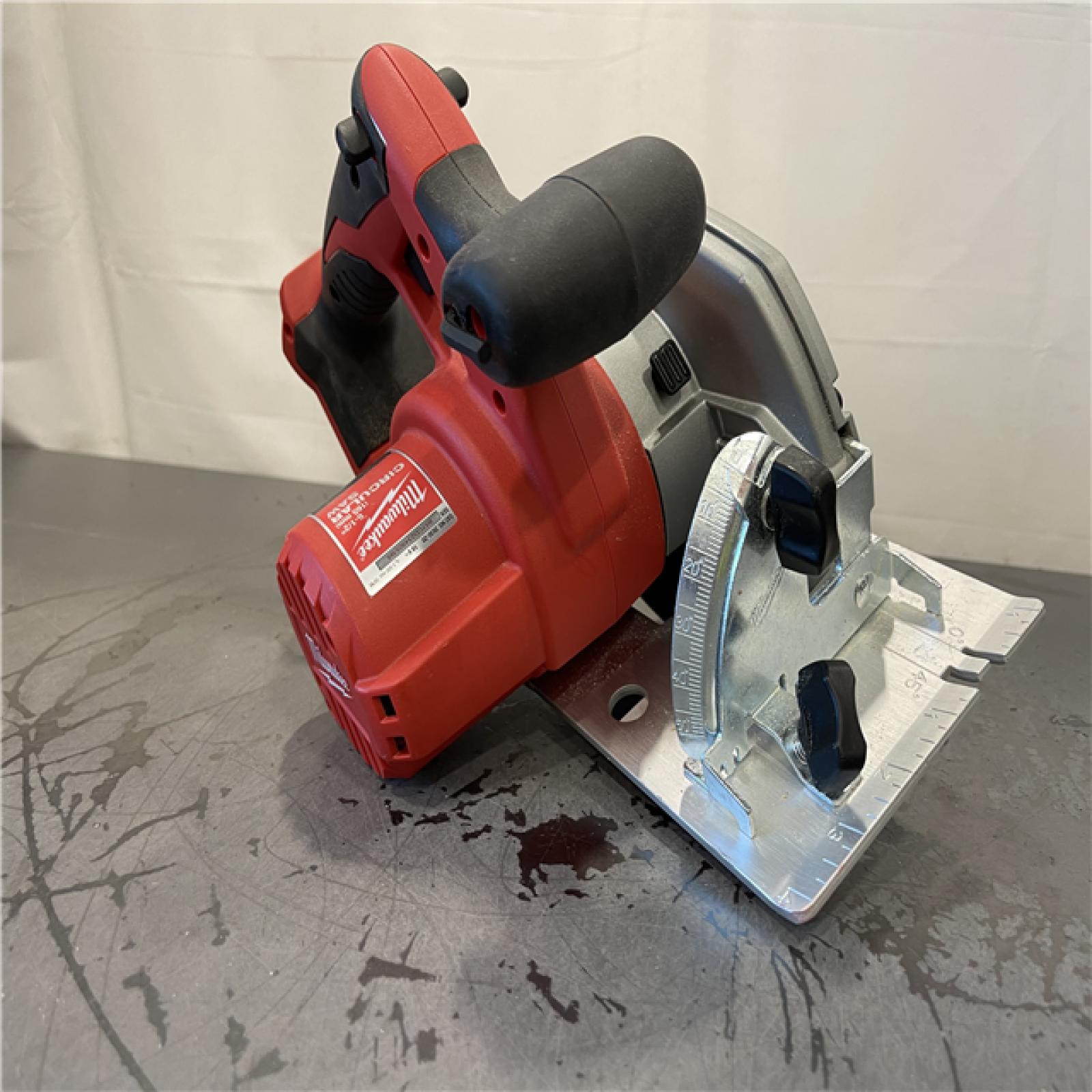 AS-IS - Milwaukee M18 18V Lithium-Ion Cordless 6-1/2 in. Circular Saw (Tool-Only)