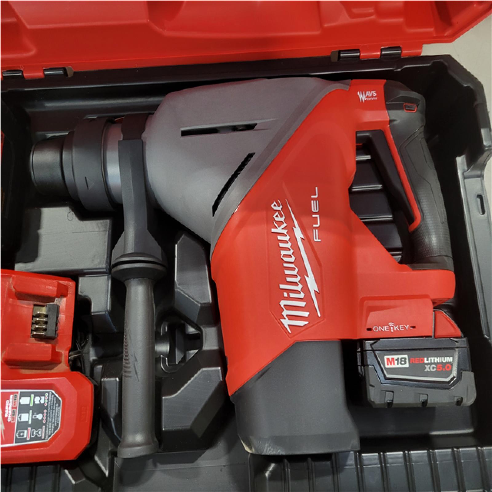 CALIFORNIA AS-IS MILWAUKEE1-3/4 SDS MAX ROTARY HAMMER W/ ONE-KEY