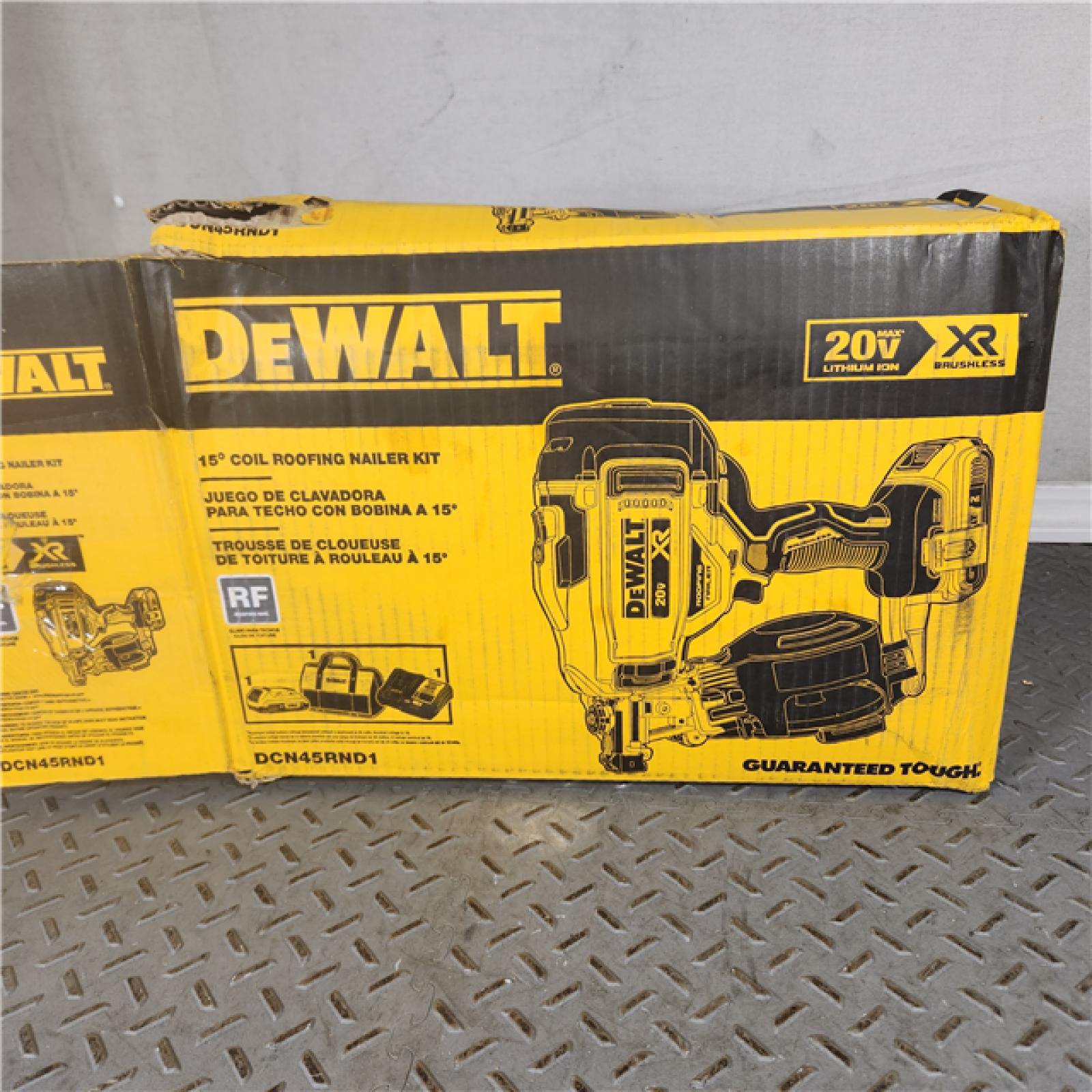 Houston Location - AS-IS Dewalt 20V MAX 15 Cordless Coil Roofing Nailer Kit - Appears IN NEW Condition