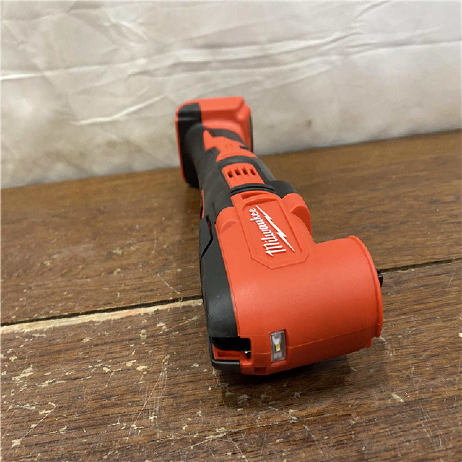 AS-IS Milwaukee 2626-21 M18 18-Volt Lithium-Ion Cordless Oscillating Multi-Tool Kit
