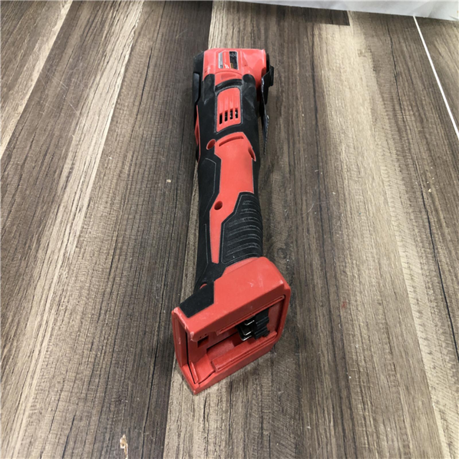 AS-IS Milwaukee 18V Lithium-Ion Cordless Oscillating Multi-Tool (Tool-Only)
